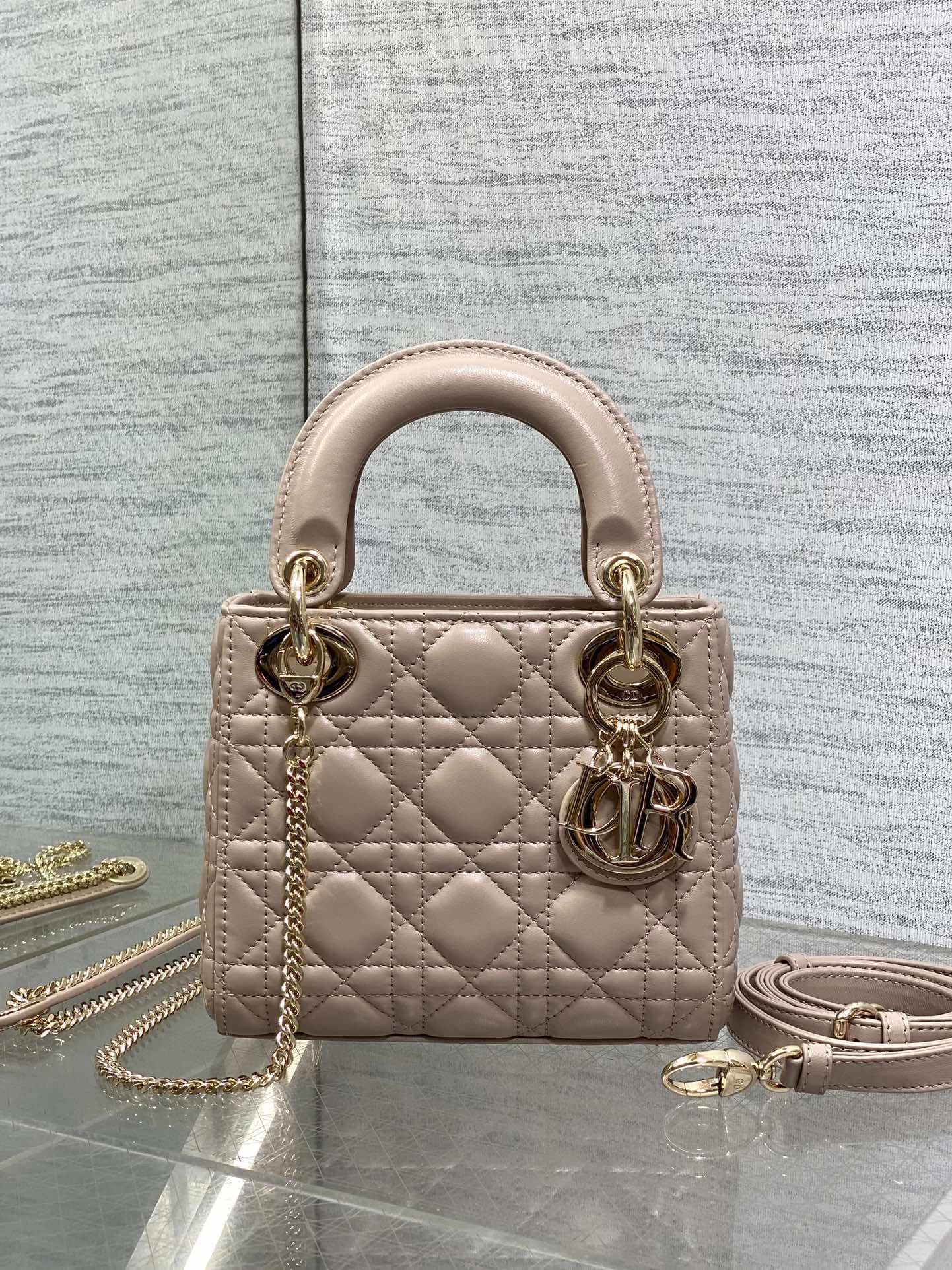 2026 Lady Dior Handbag Size:17*7*15 cm