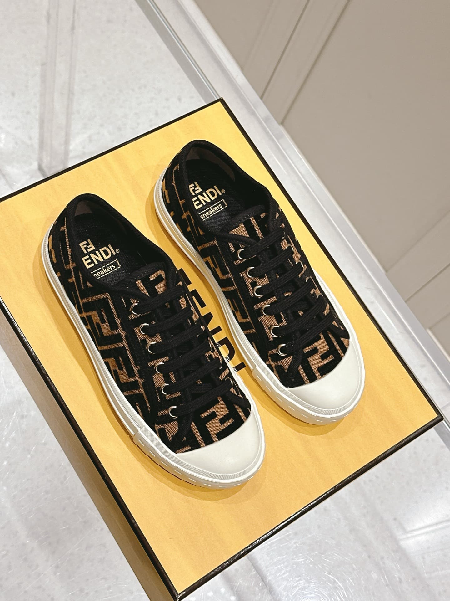 2026 Fendi Men and Women Shoes