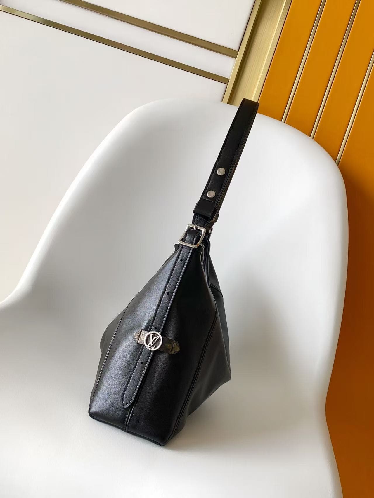 2026 LV Vibe Hand Bag M28160 Size:36*19*10 cm