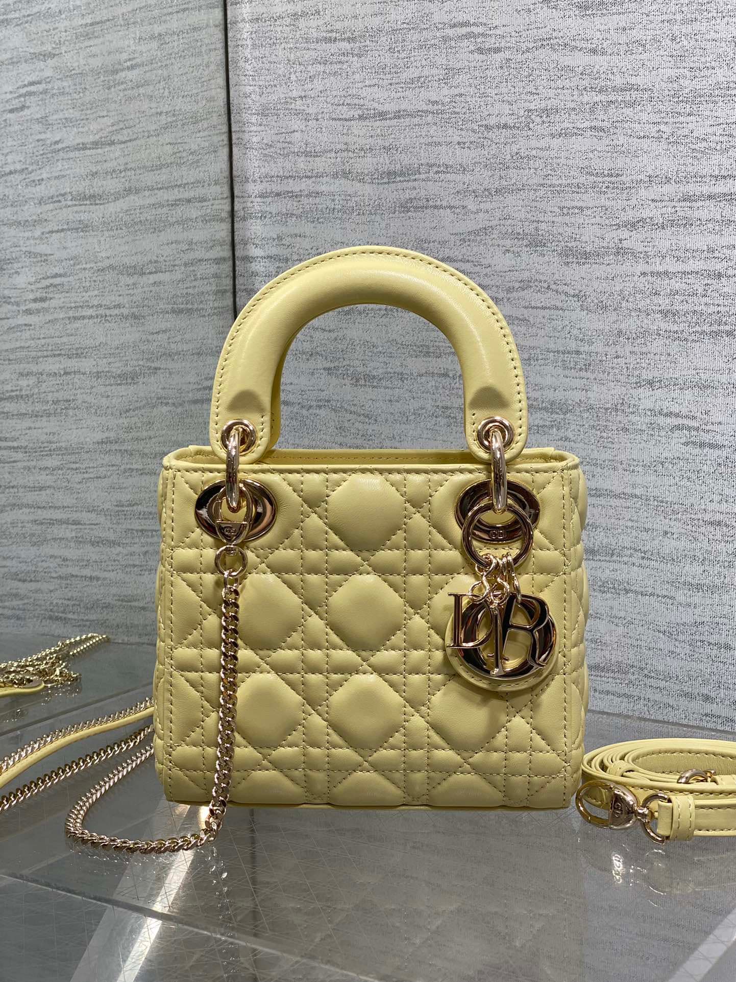 2026 Lady Dior Handbag Size:17*7*15 cm