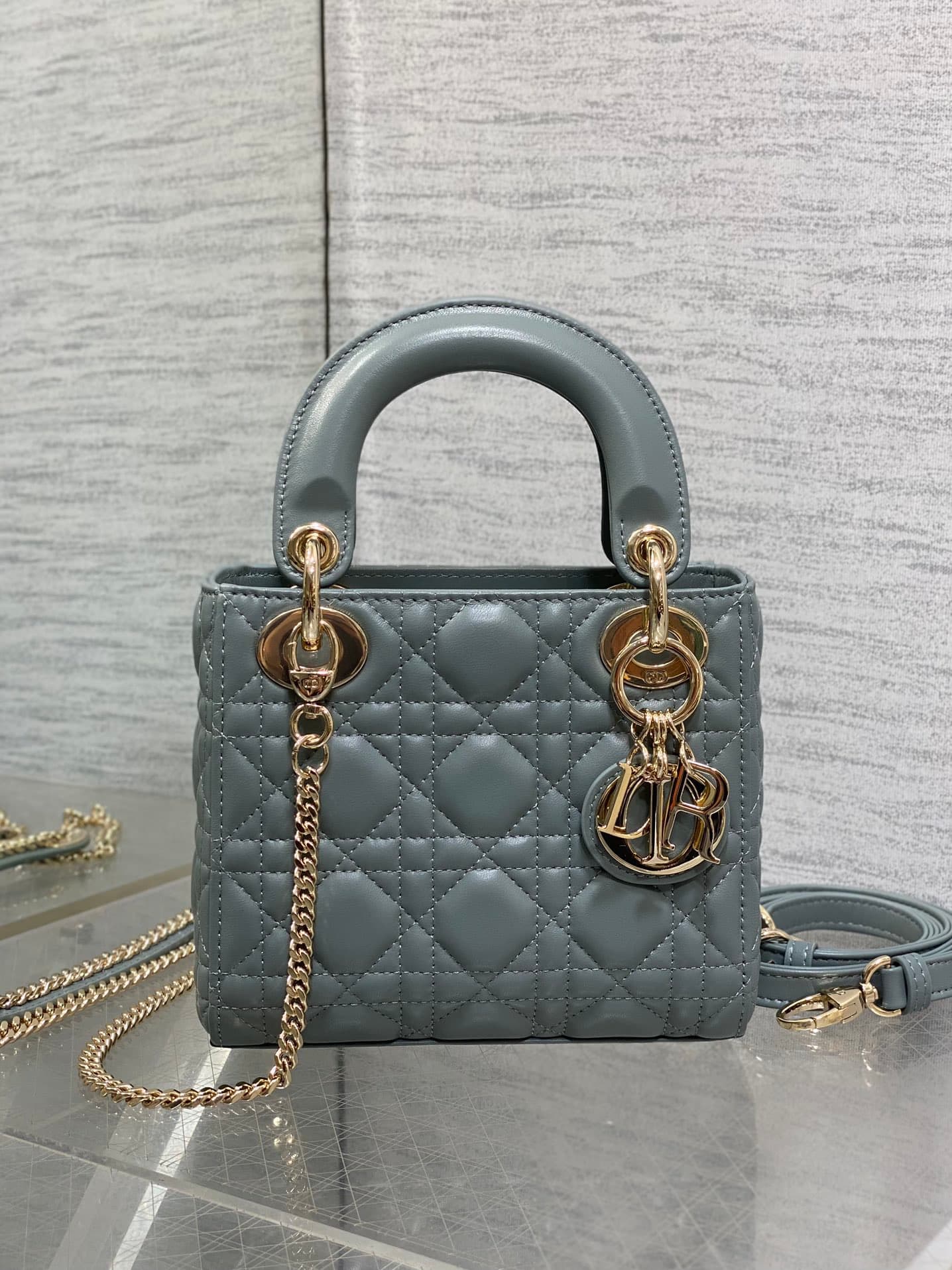 2026 Lady Dior Handbag Size:17*7*15 cm