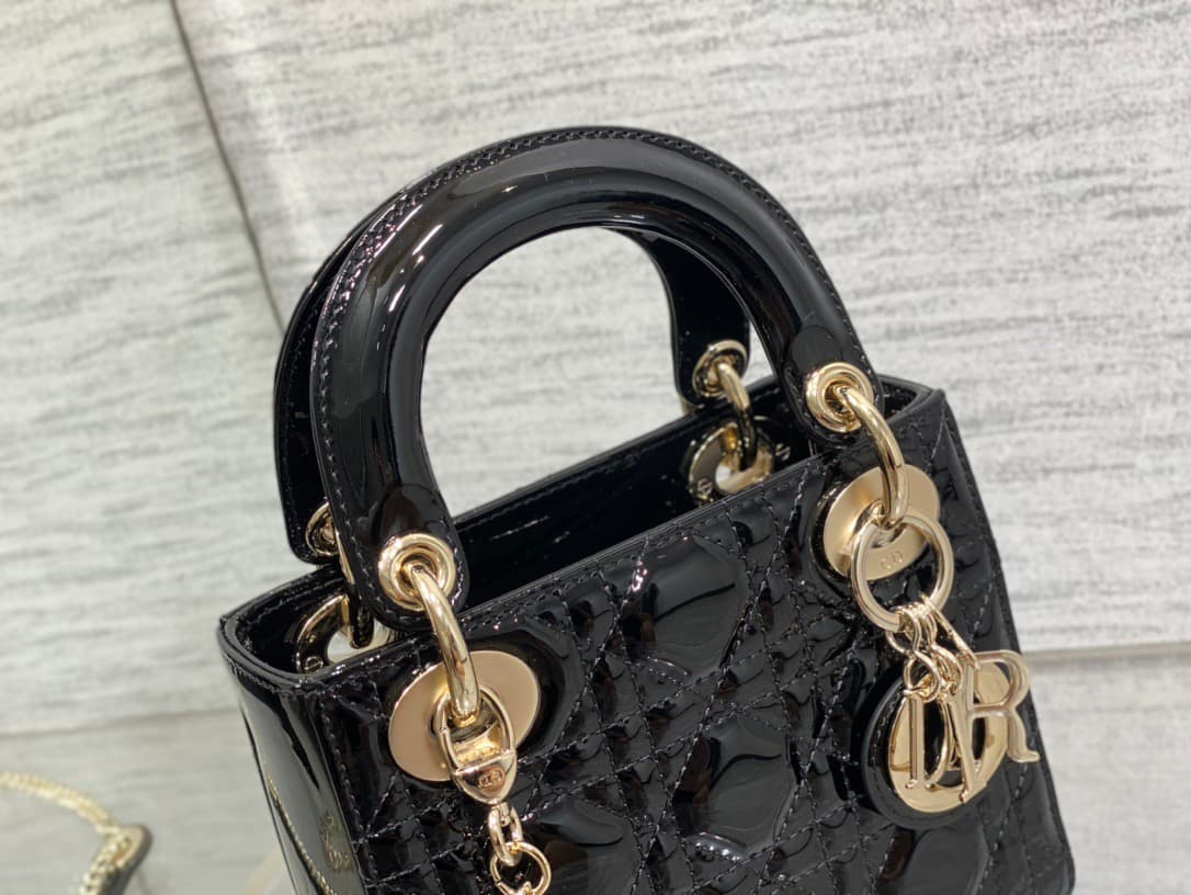 2026 Lady Dior Handbag Size:17*7*15 cm