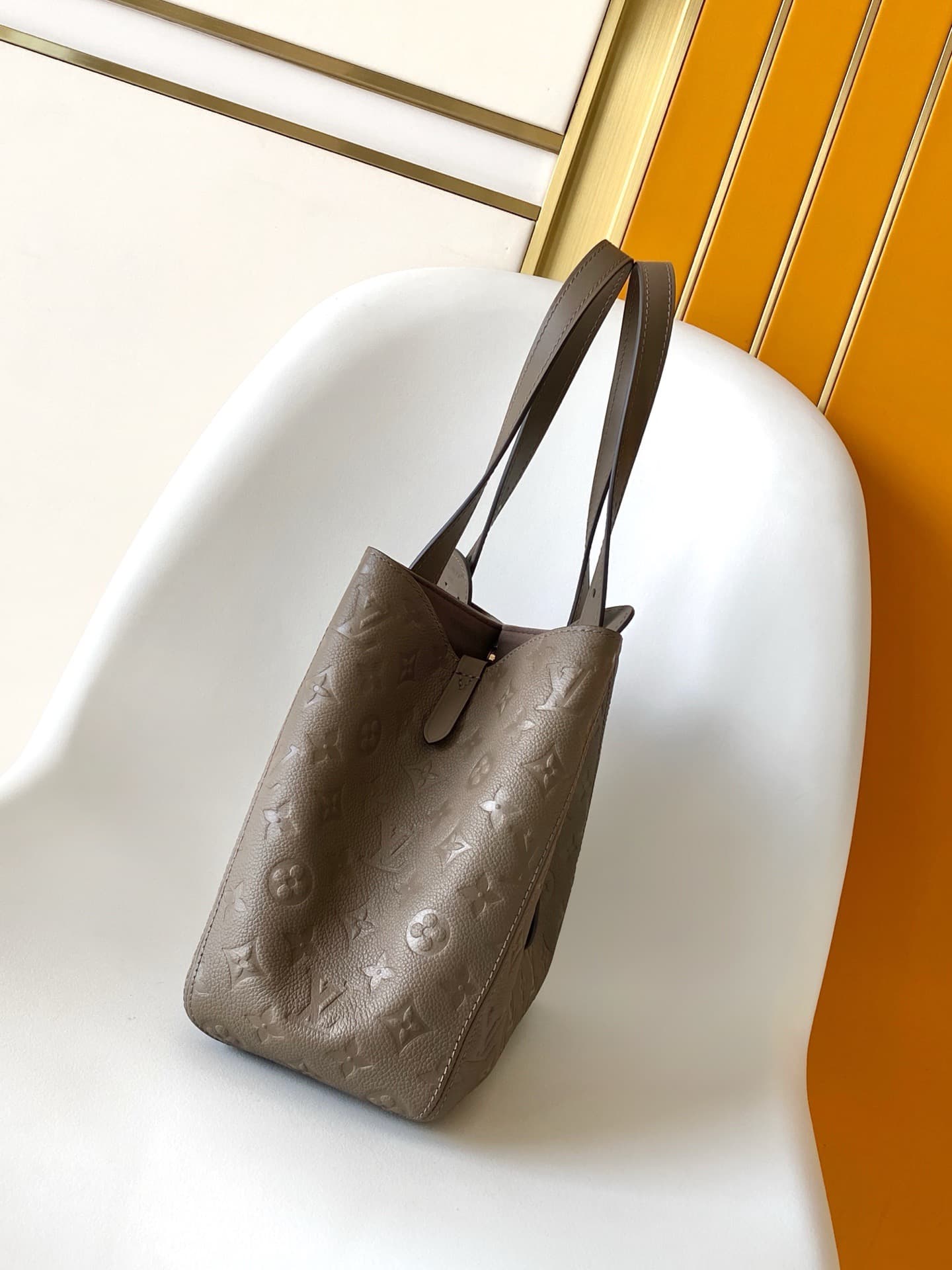2026 LV Monogram Empreinte Handbag M25890 Size:40*22*15 cm