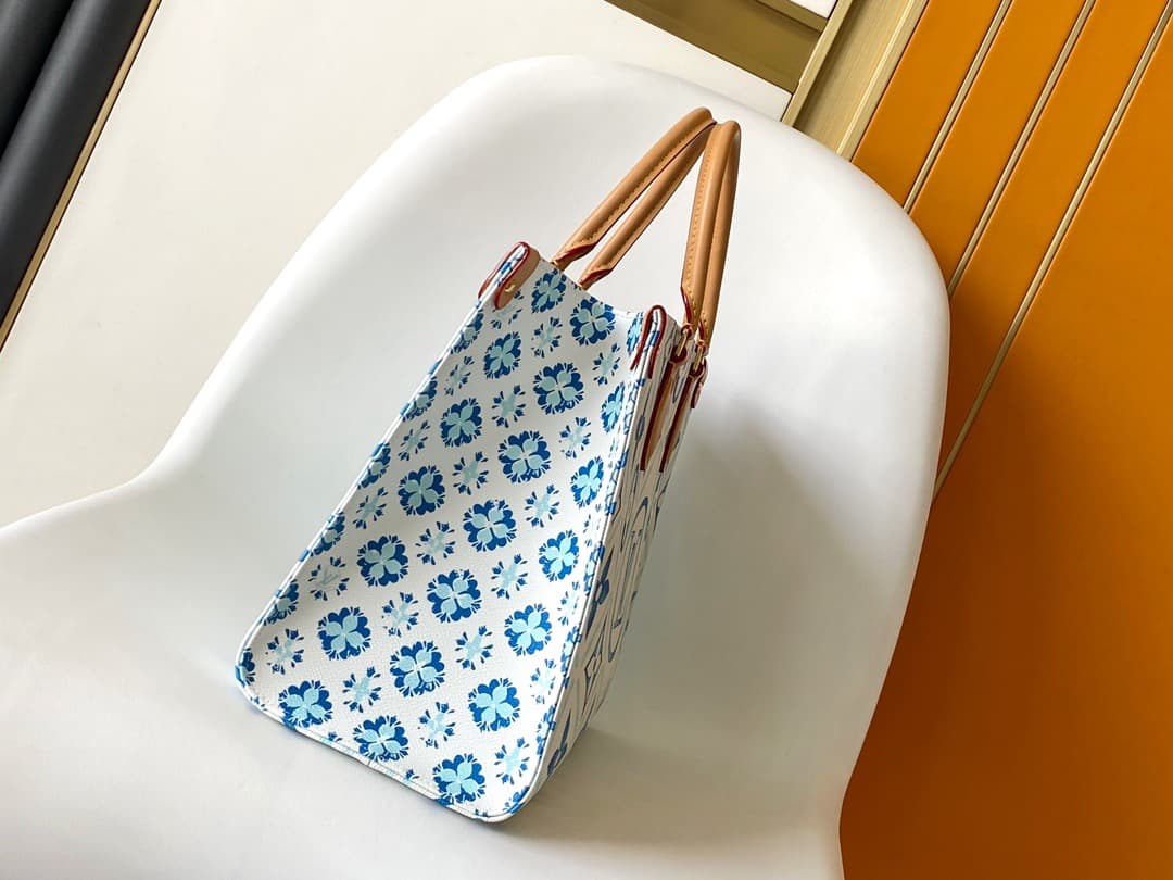 2026 LV Circle Hand Bag M11265 Size:35*27*14 cm