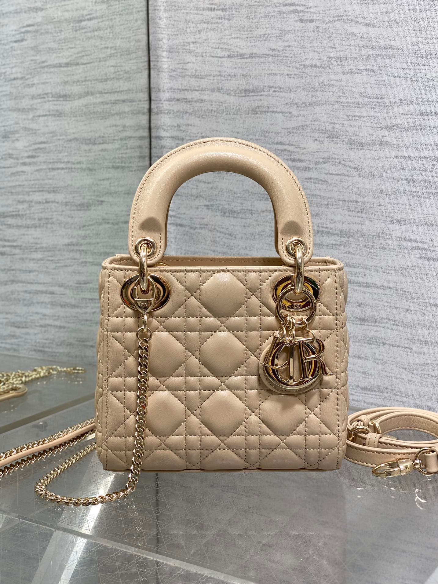 2026 Lady Dior Handbag Size:17*7*15 cm