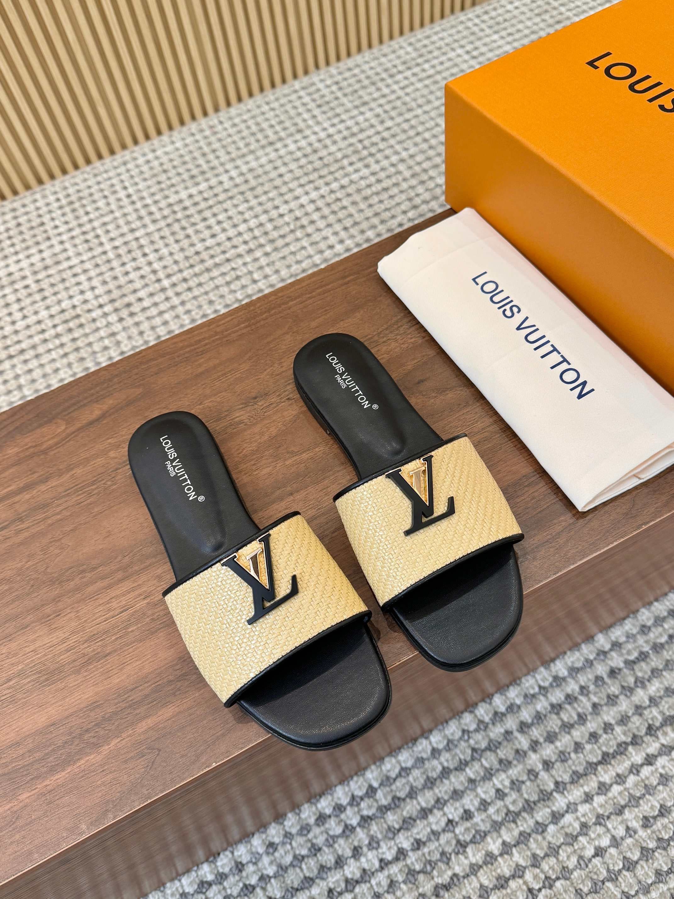 2026 LV Women Slippers