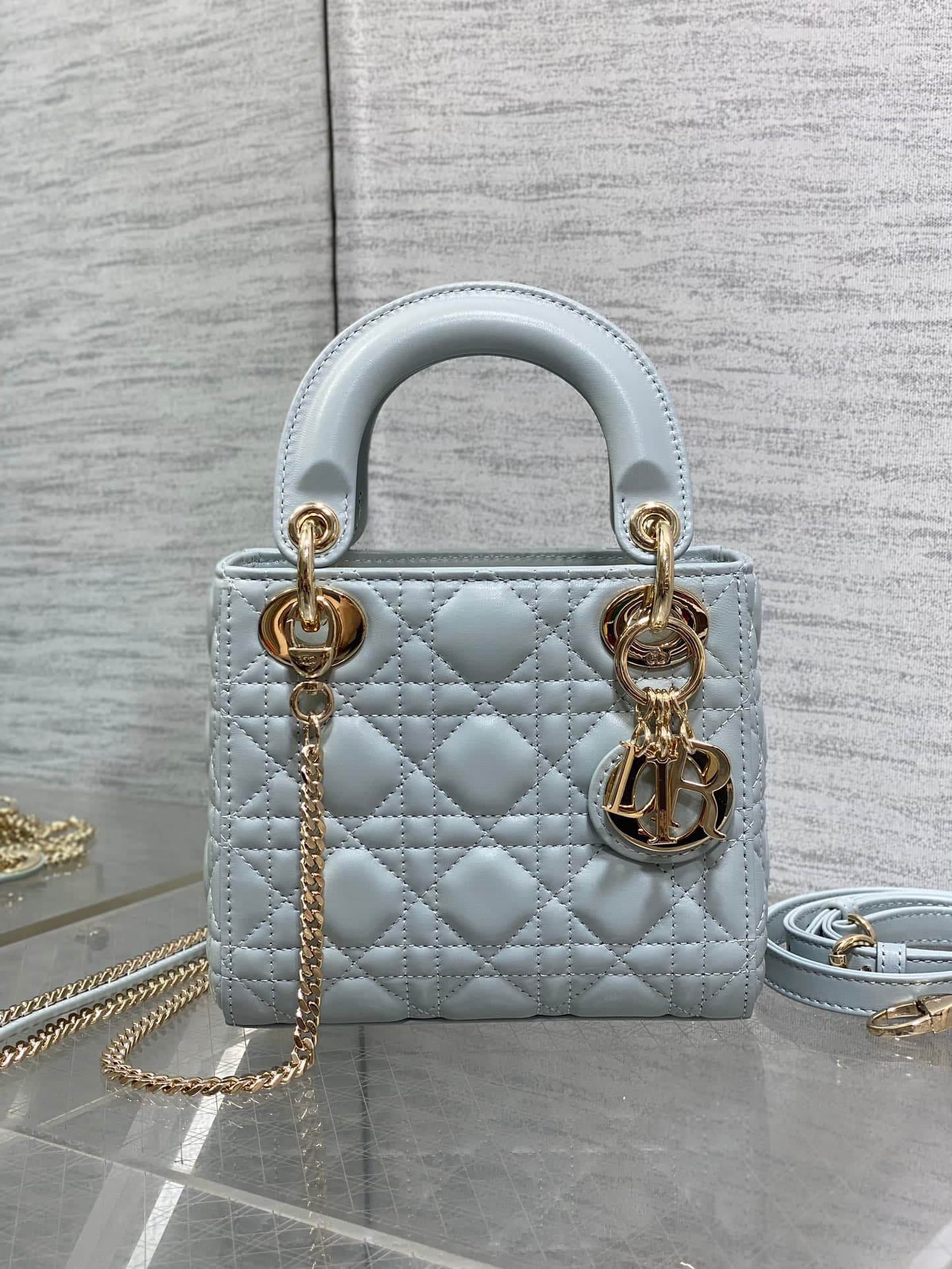 2026 Lady Dior Handbag Size:17*7*15 cm