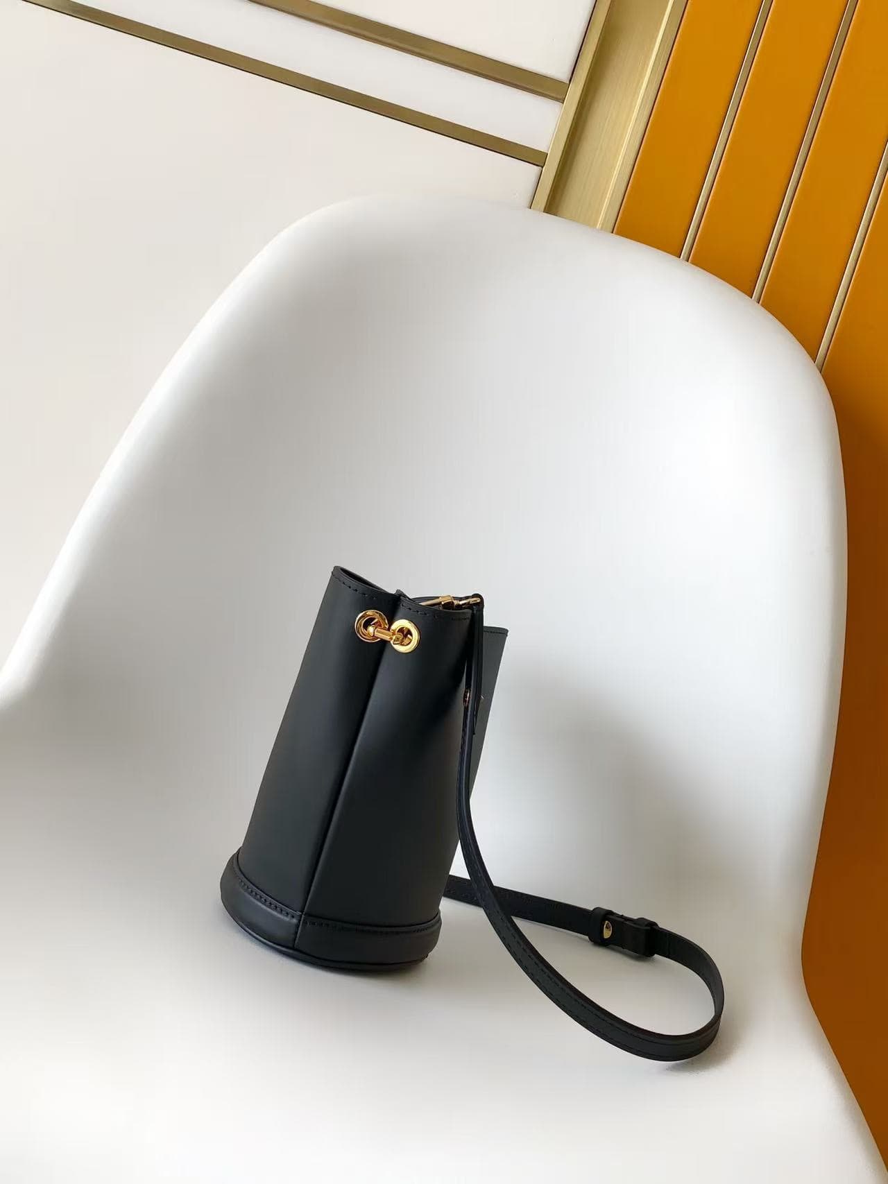 2026 LV Bloom Shoulder Bag M27260 Size:16*17.5*11 cm