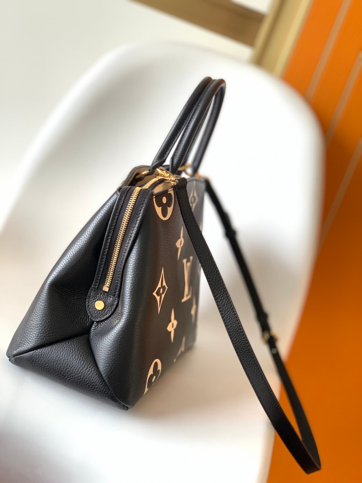 2026 LV Petit Palais Hand Bag M45842 Size:34*15*24 cm
