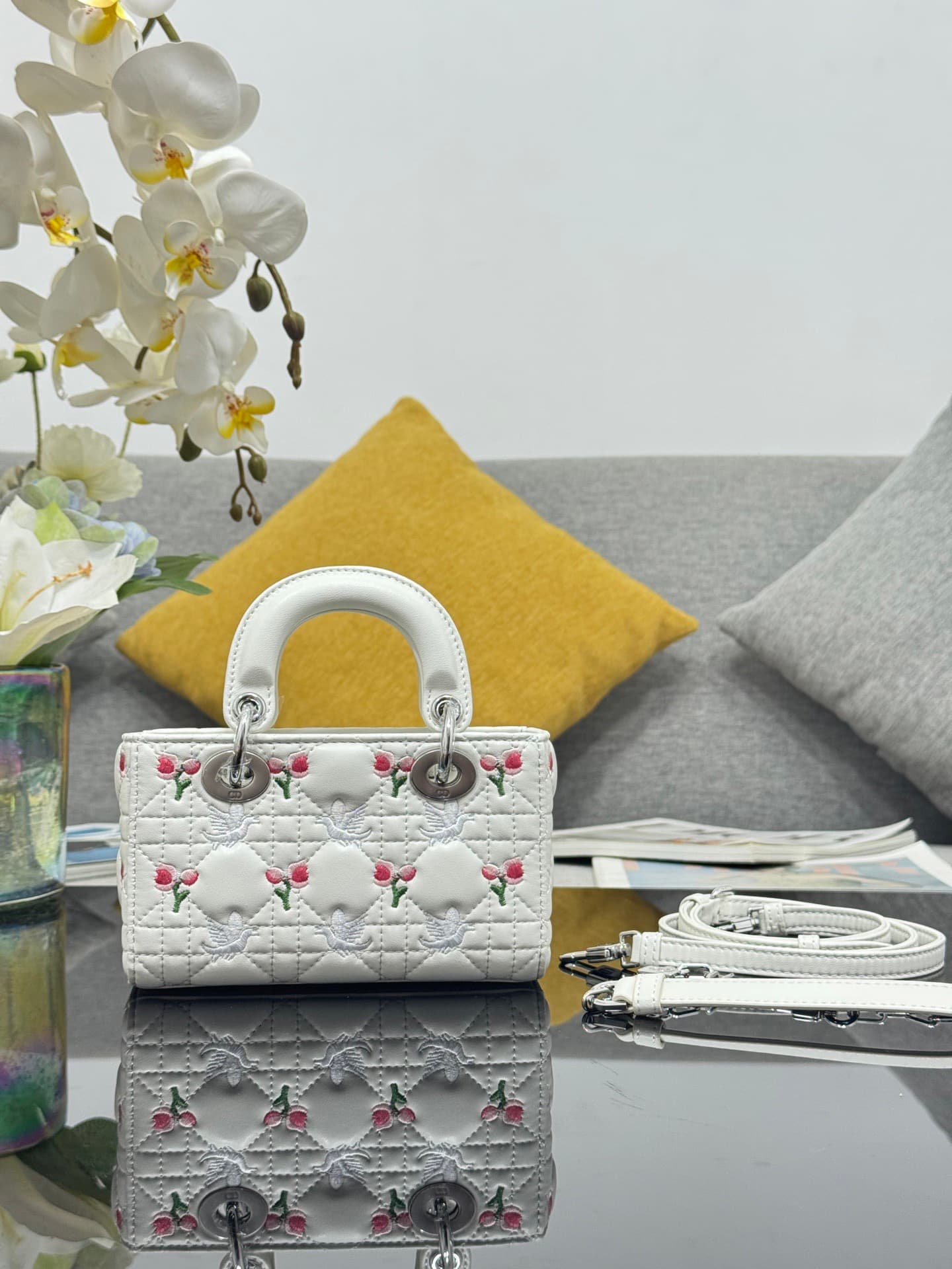 2026 Lady D-Joy Mini Handbag Size:16*9*5 cm