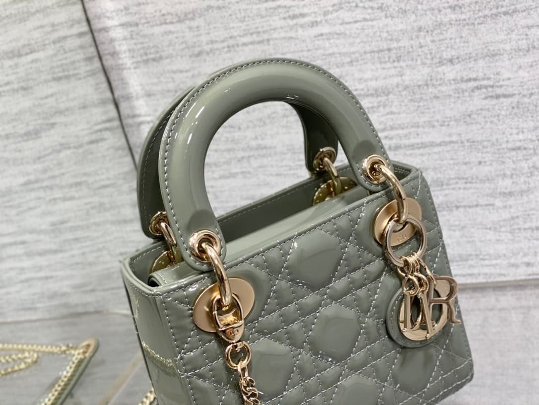 2026 Lady Dior Handbag Size:17*7*15 cm