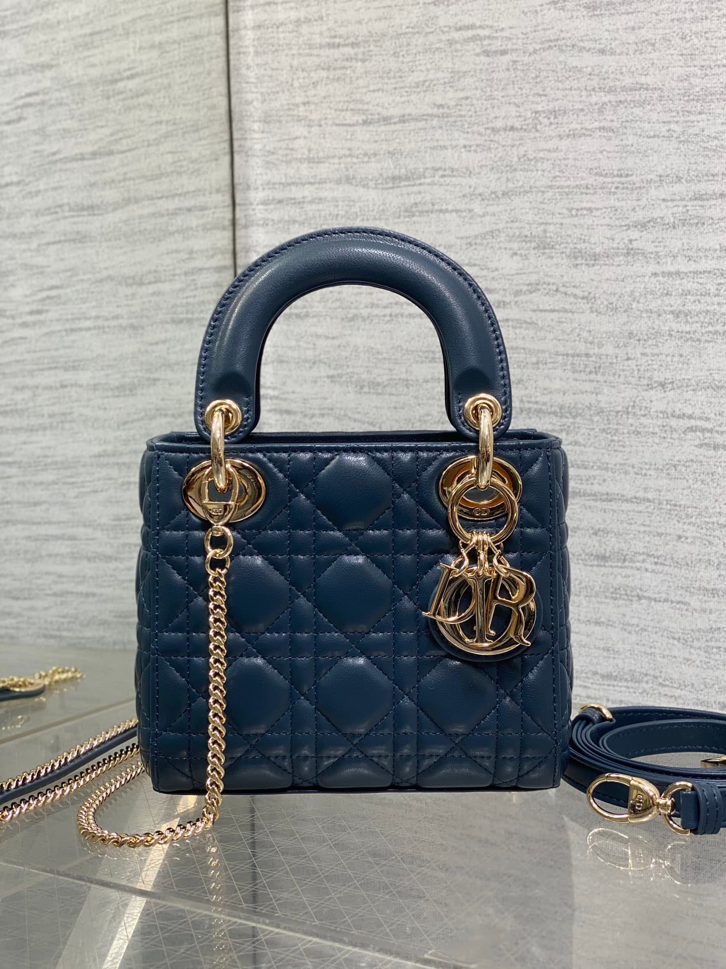 2026 Lady Dior Handbag Size:17*7*15 cm