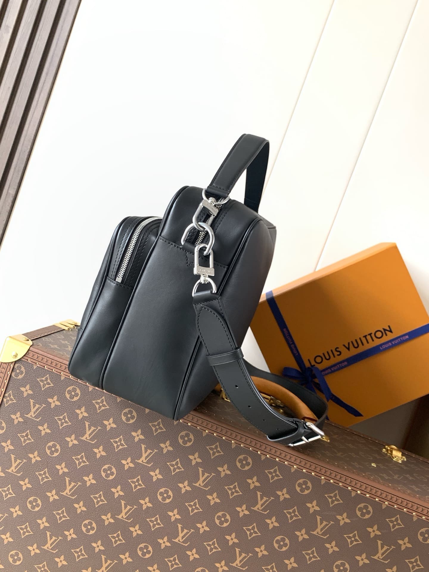 2026 LV Blasom Handbag M27999 Size:37*26*19 cm