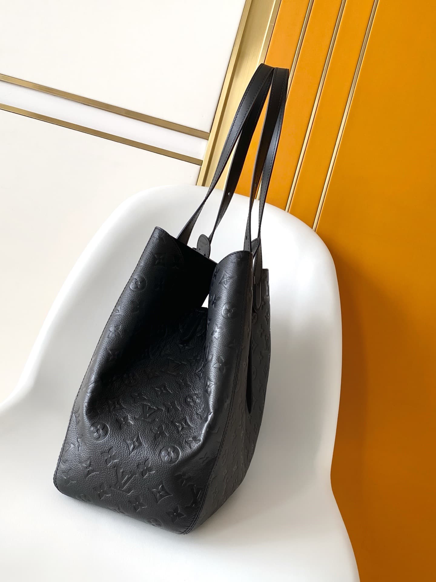 2026 LV Monogram Empreinte Handbag M25860 Size:40*22*15 cm