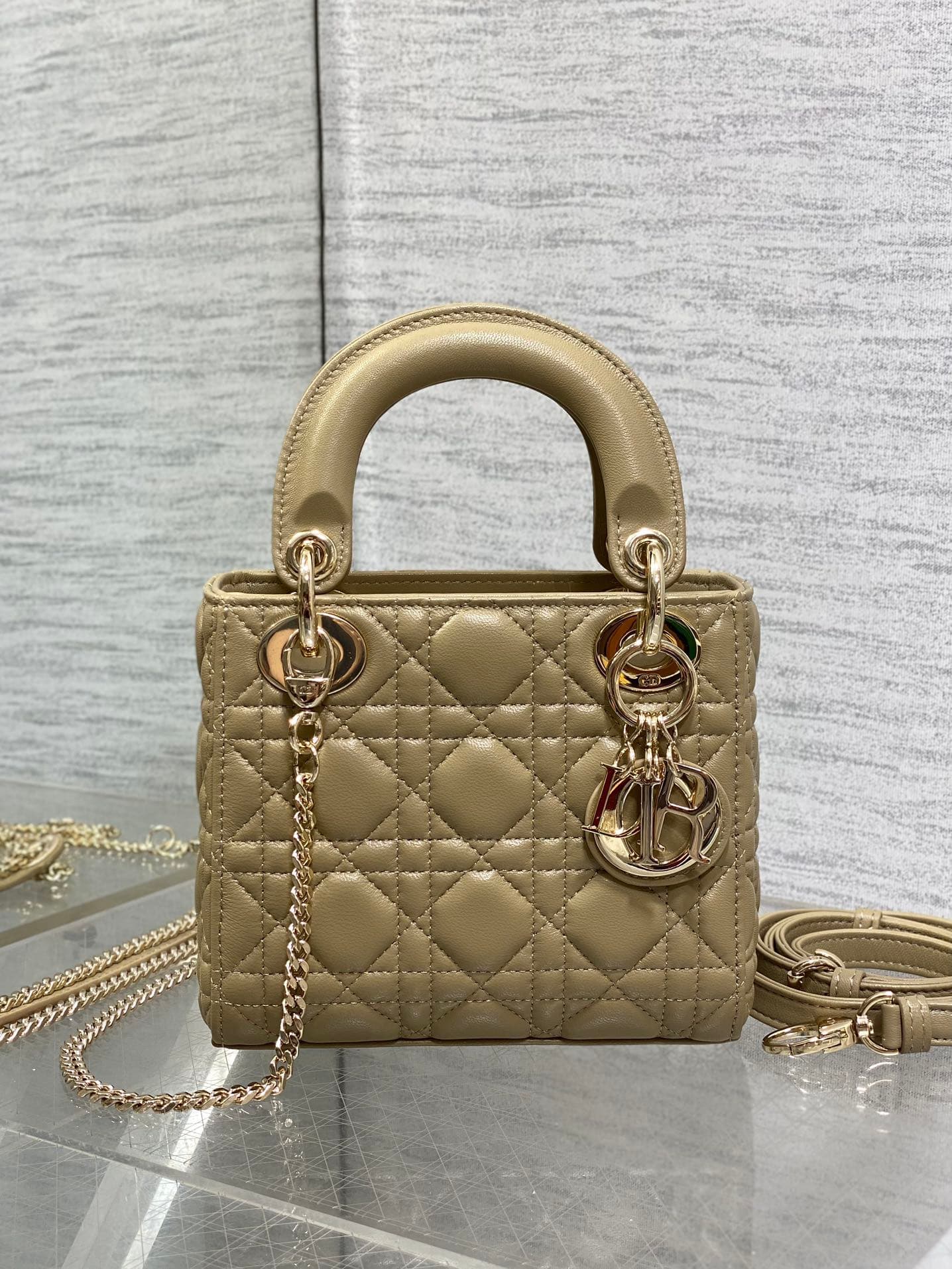 2026 Lady Dior Handbag Size:17*7*15 cm
