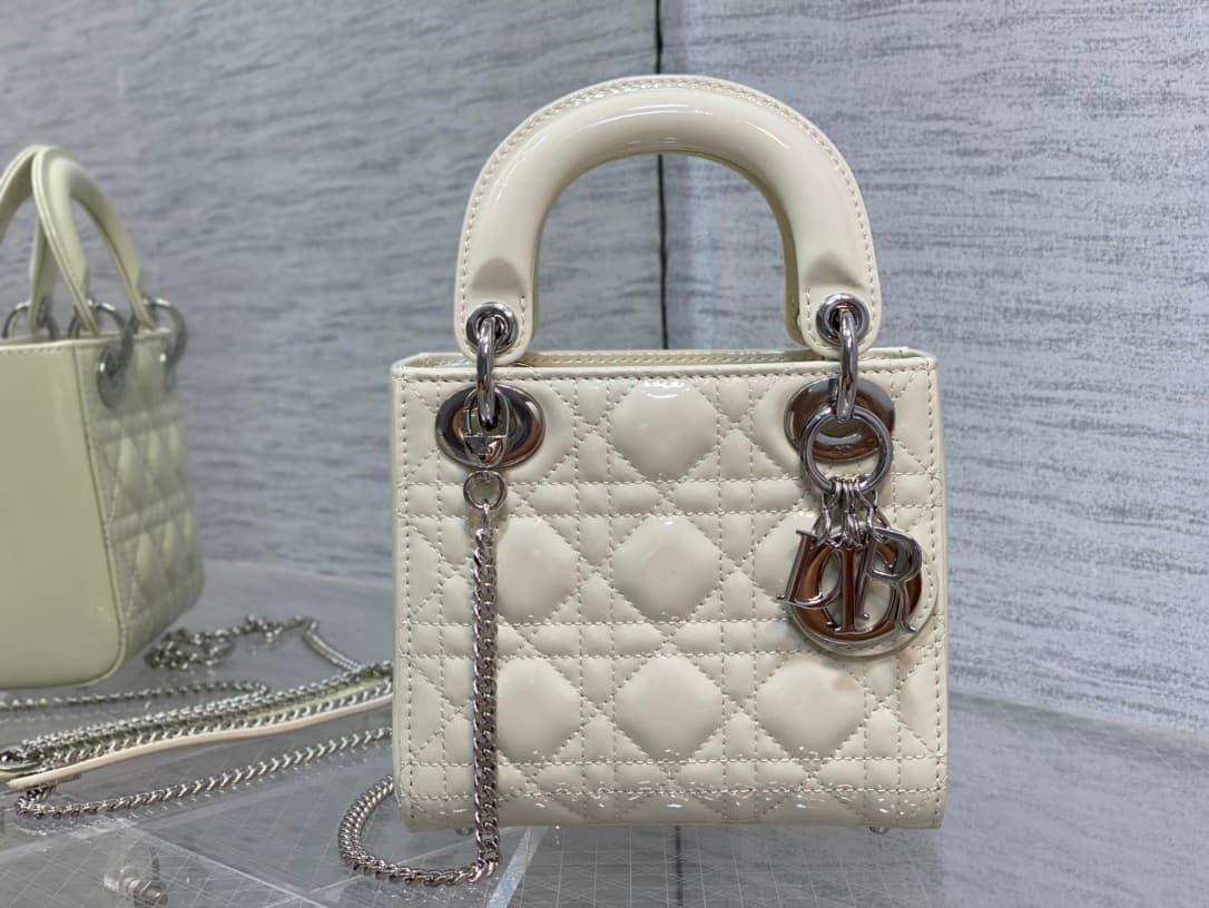 2026 Lady Dior Handbag Size:17*7*15 cm