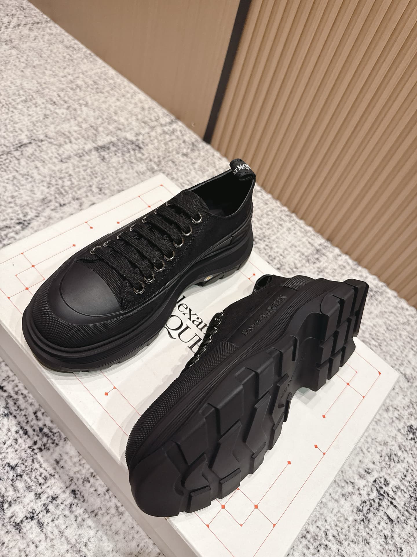 2026 Alexander McQueen Men and Women Shoes