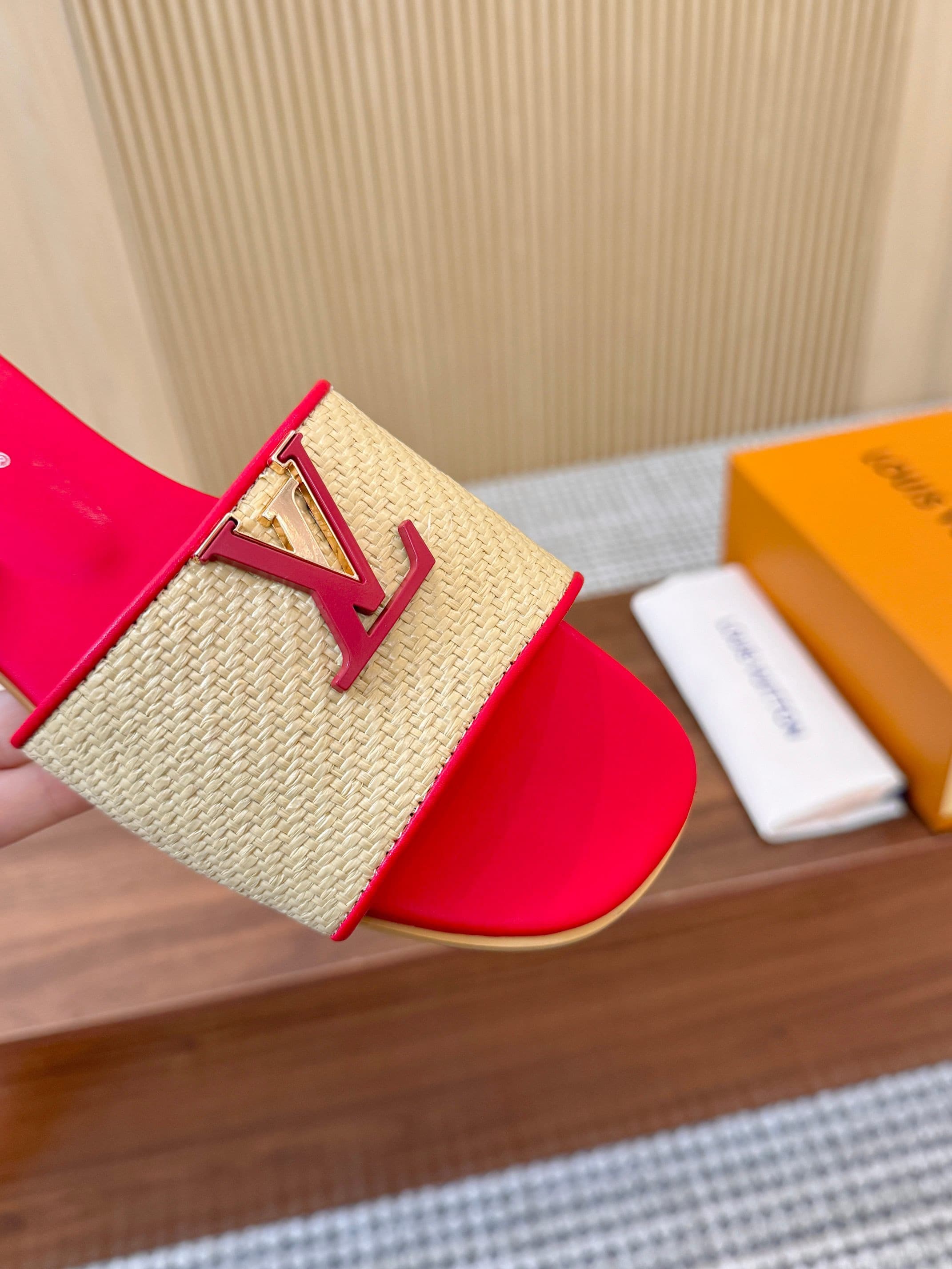 2026 LV Women Slippers