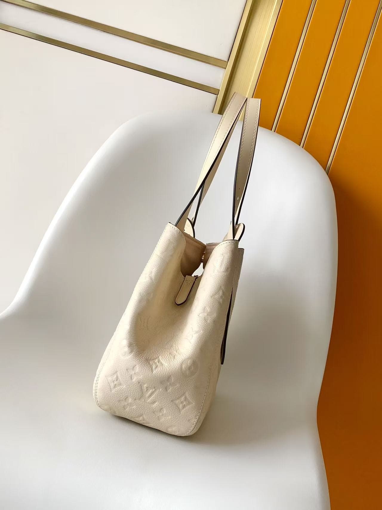 2026 LV Monogram Empreinte Hand Bag M29337 Size:40*22*15 cm