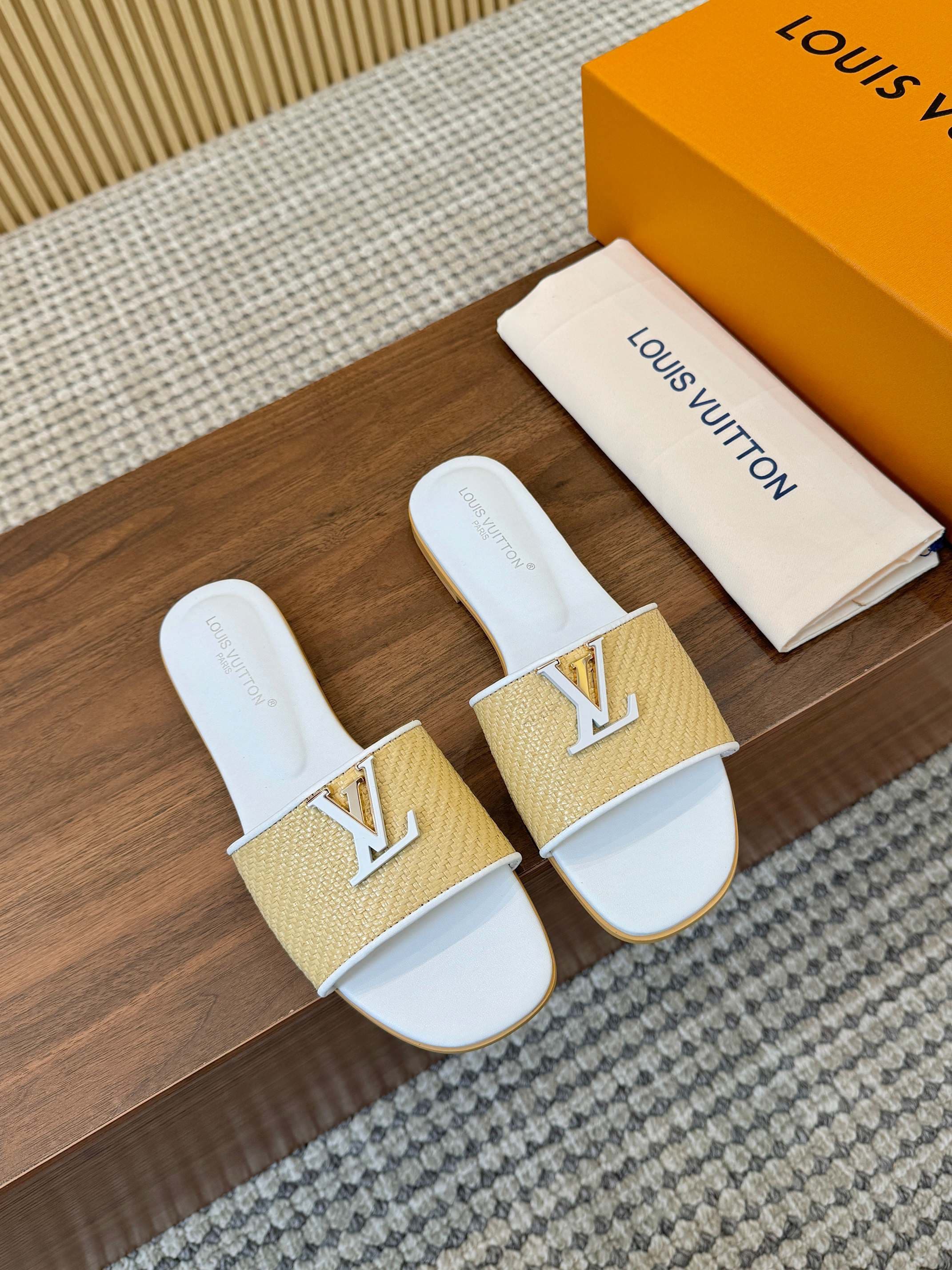 2026 LV Women Slippers