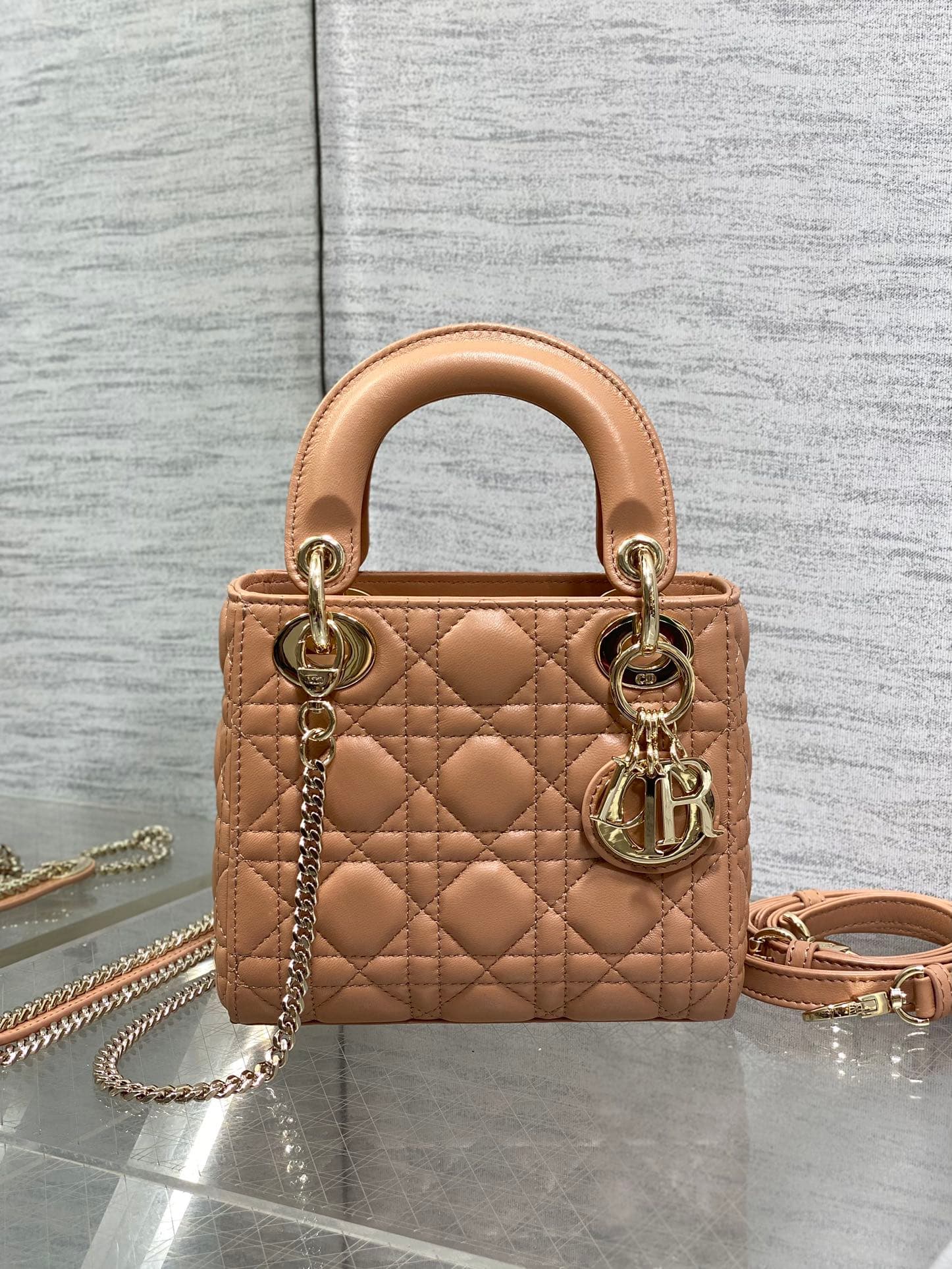 2026 Lady Dior Handbag Size:17*7*15 cm