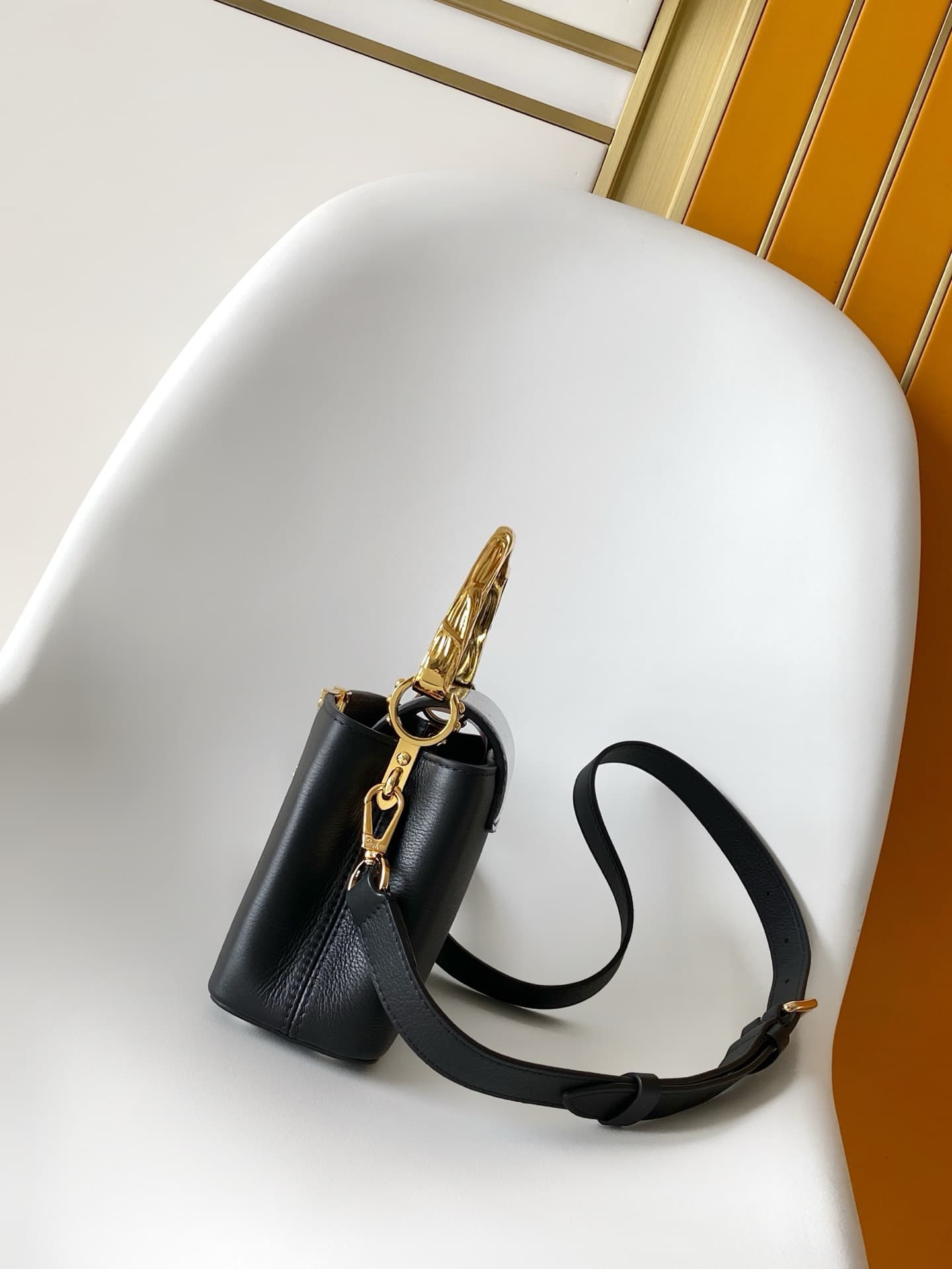 2026 LV Acanto Hand Bag M13737 Size:21*14*8 cm
