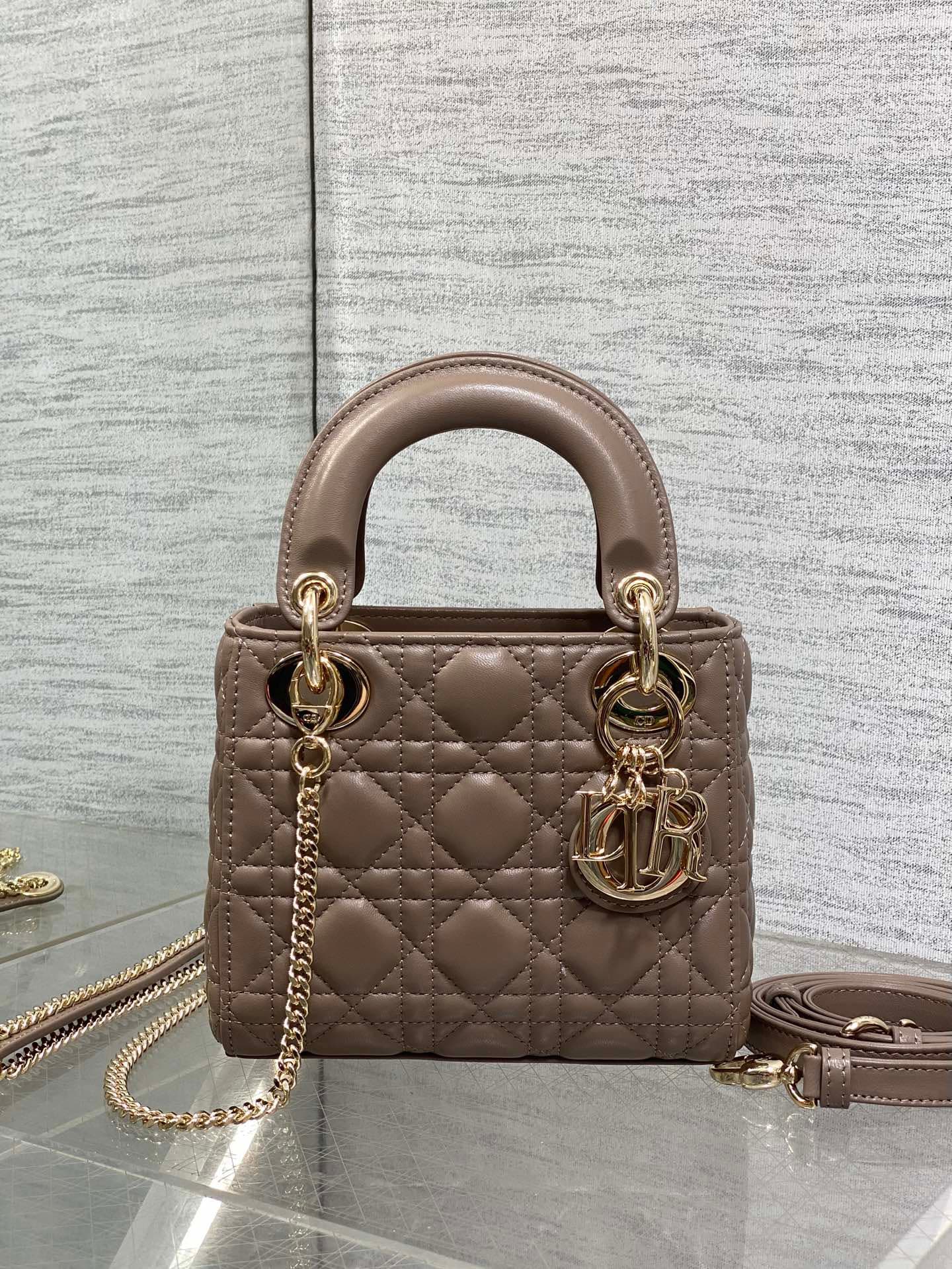 2026 Lady Dior Handbag Size:17*7*15 cm