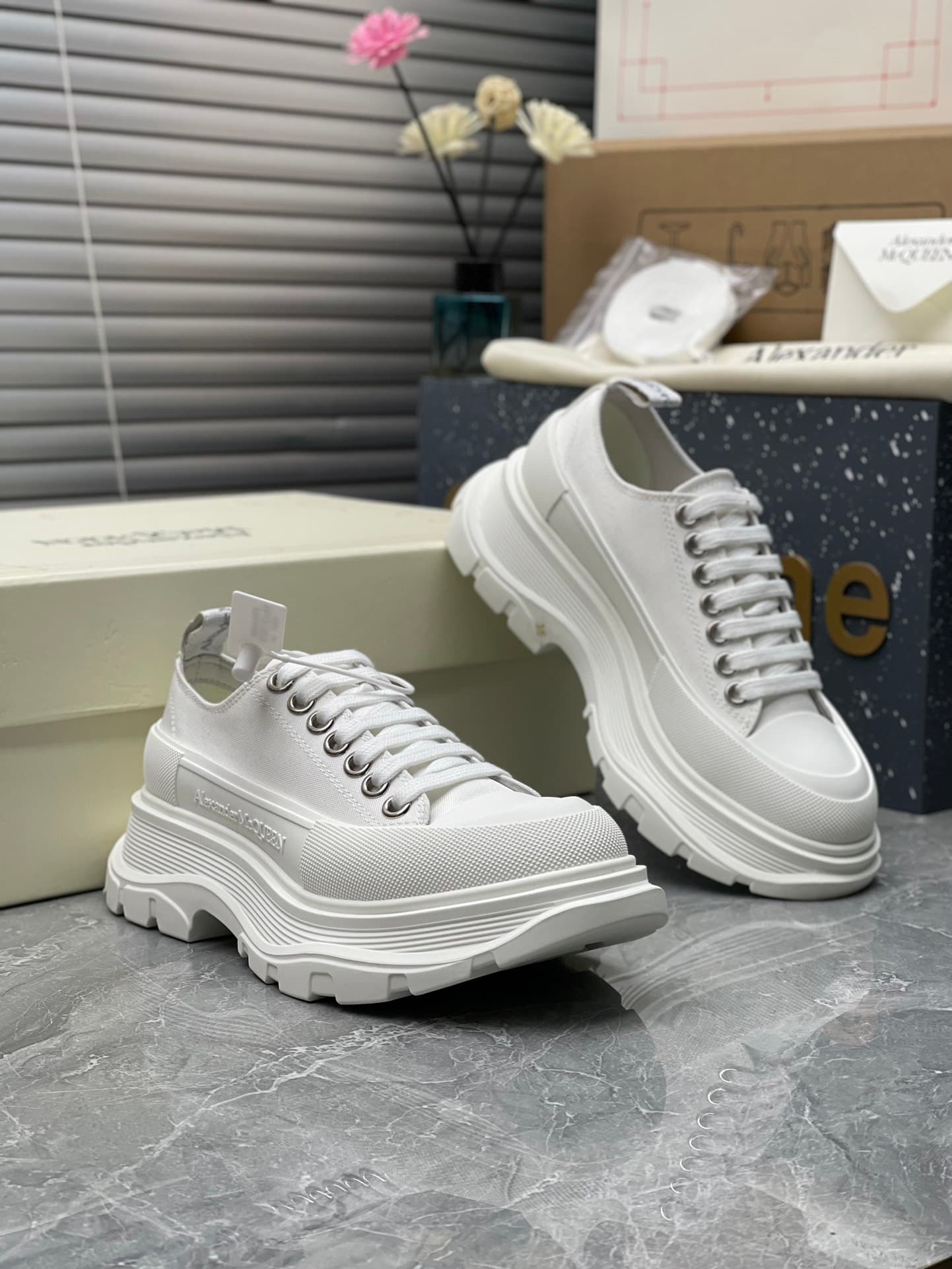 2026 Alexander McQueen Men and Women Shoes