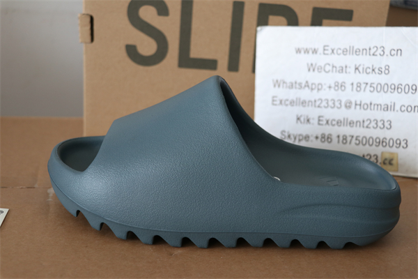 Yeezy Slide ID2349
