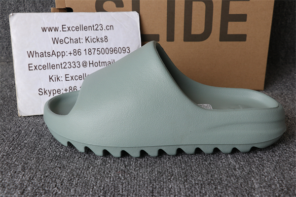 Yeezy Slide ID5480