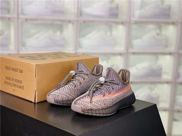 Kid Yeezy Boosyt 350v2 001