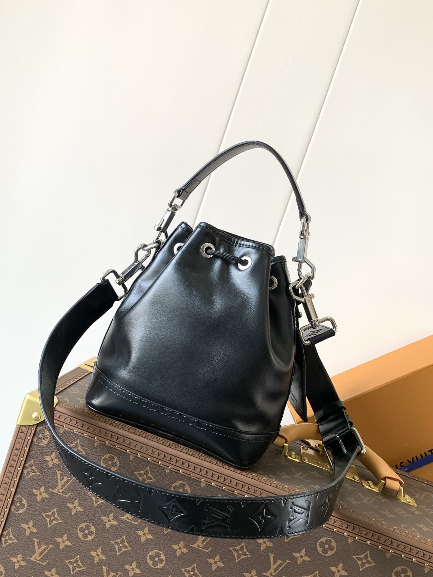 LV Backpack M13985(DM For Price）