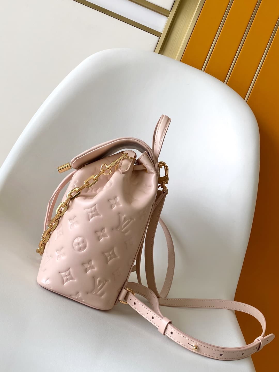 LV Backpack M13359 (DM For Price）