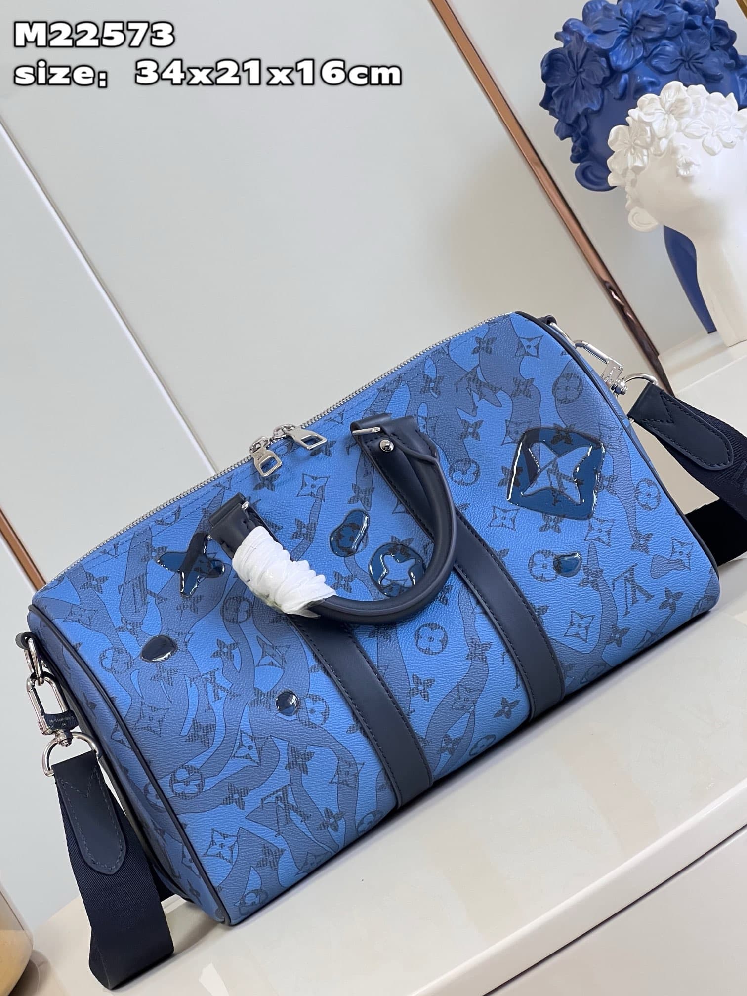 LV Bag Keepall 35 M22573