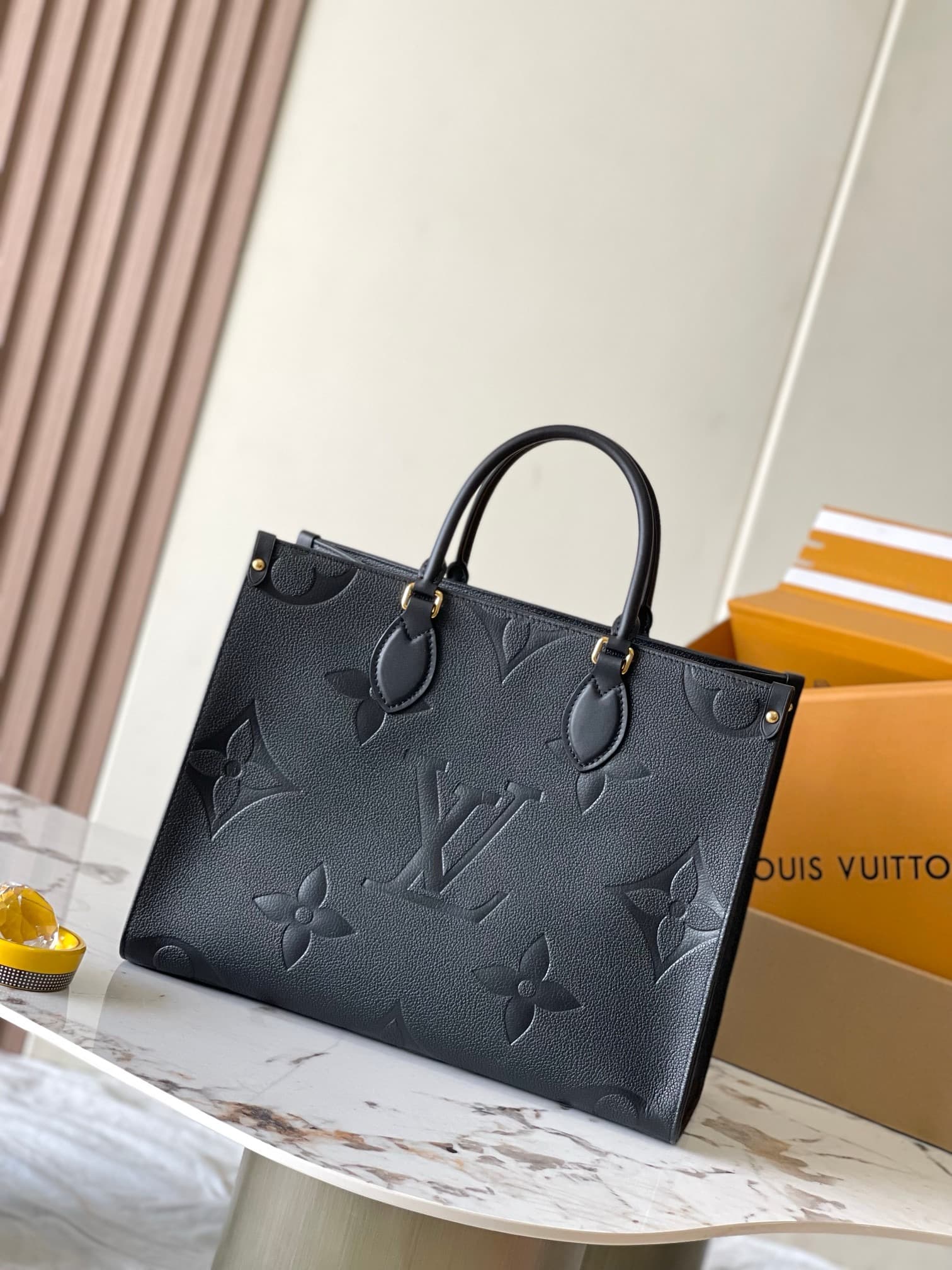 LV HandBag Onthego M45594