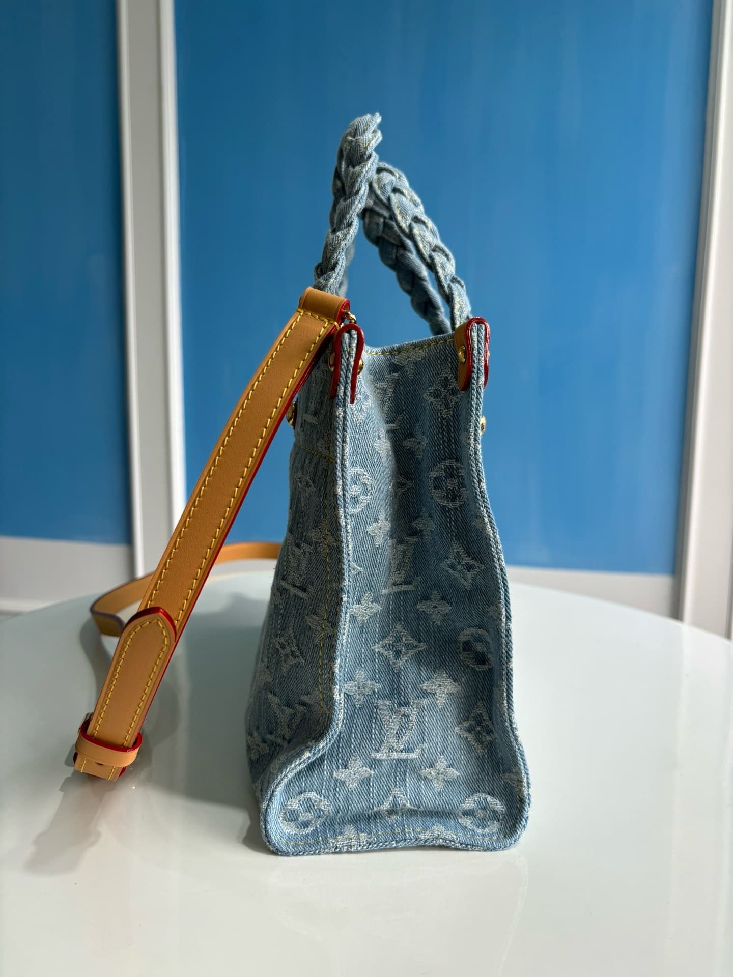 LV HandBag Onthego M24897