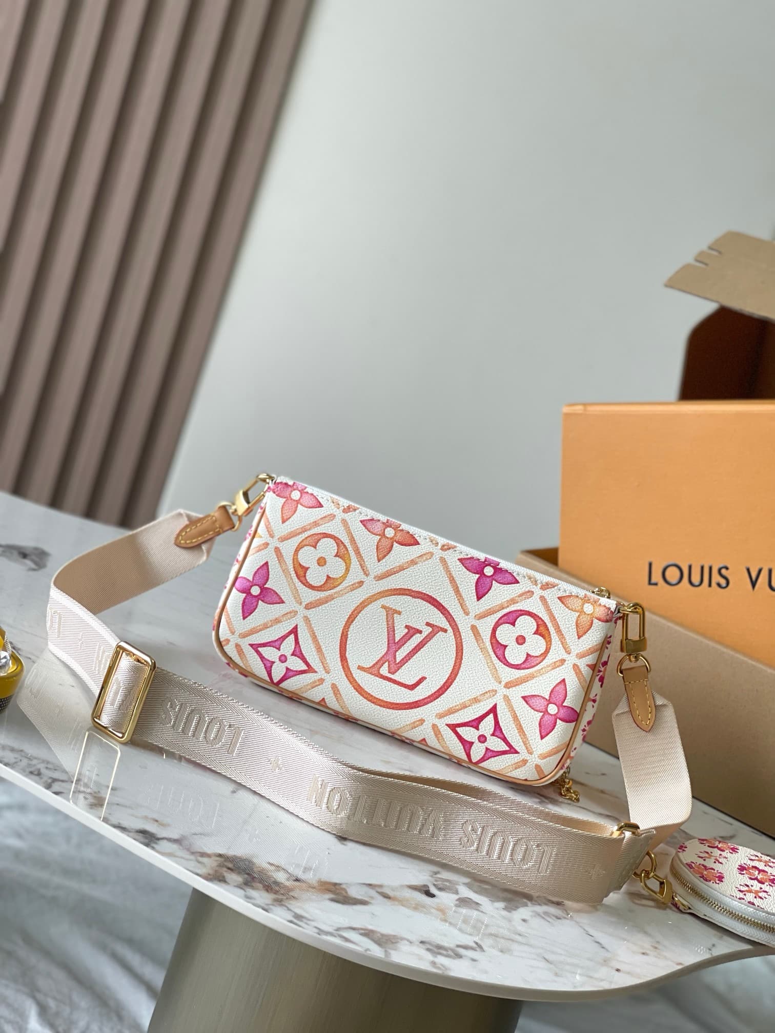 LV HandBag Pochette  M25374