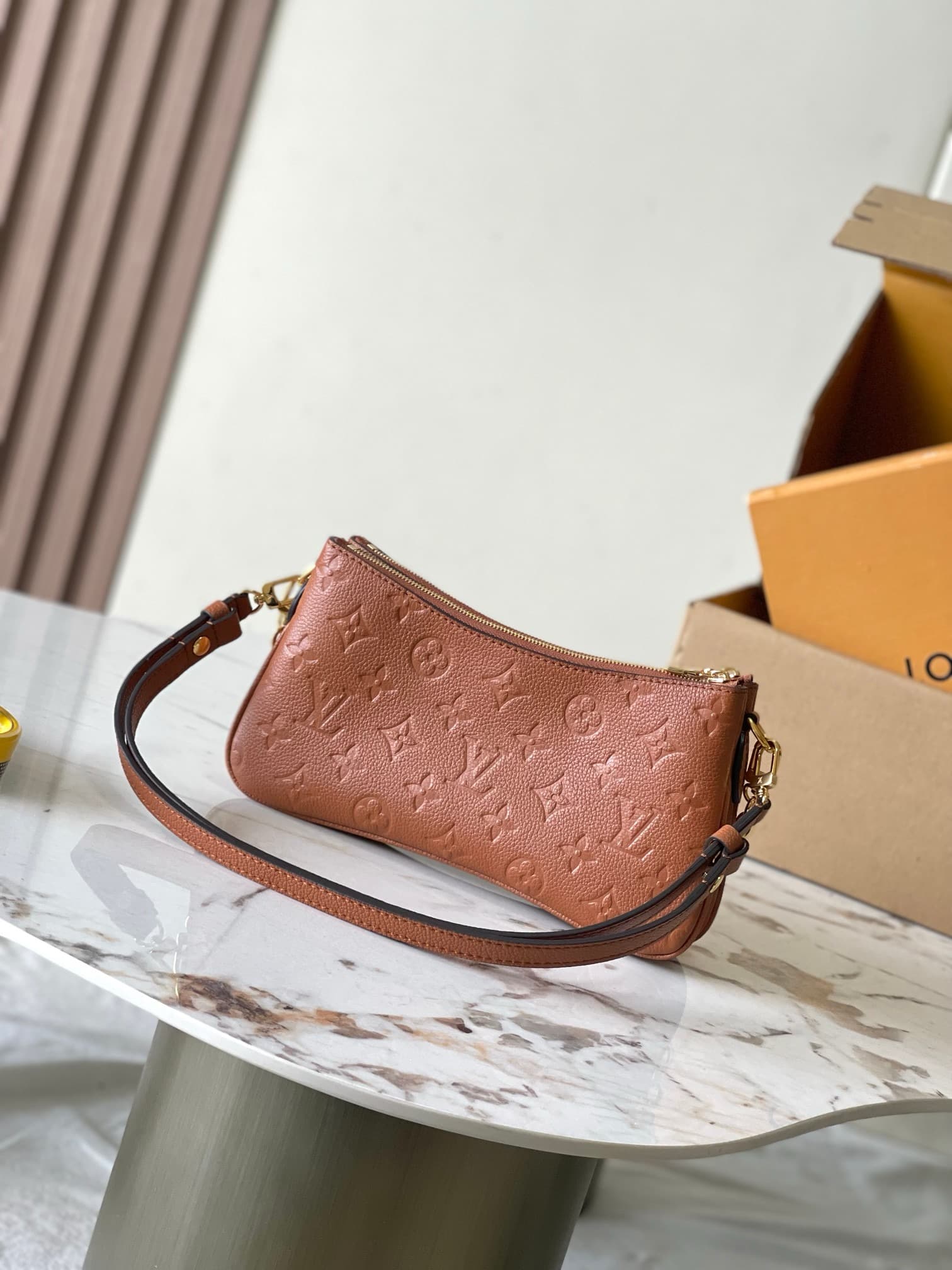 LV HandBag Pochette  M11916