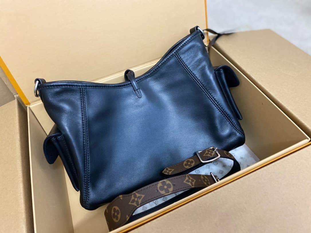 LV Carryall HandBag