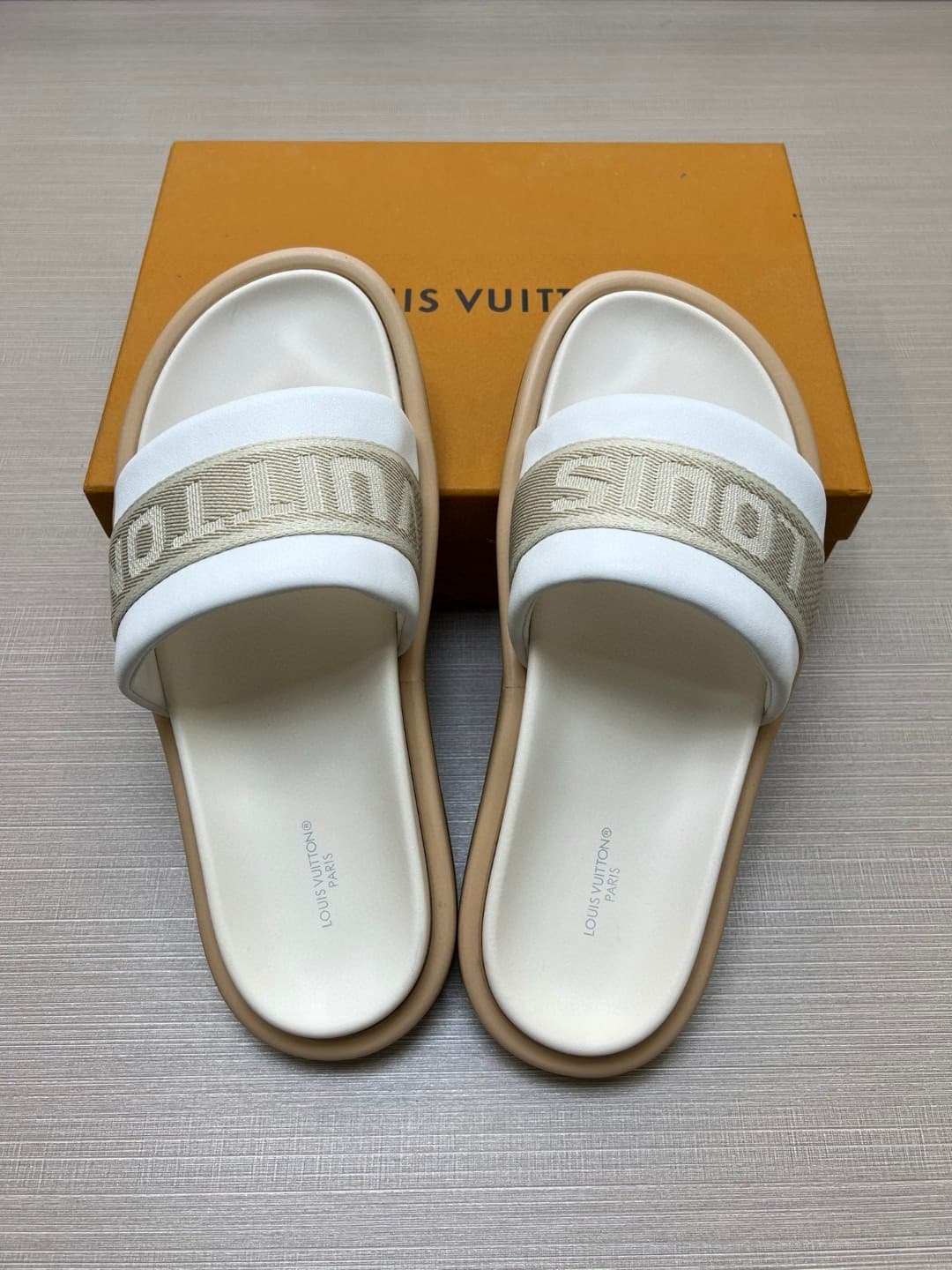 LV Couple Slipper