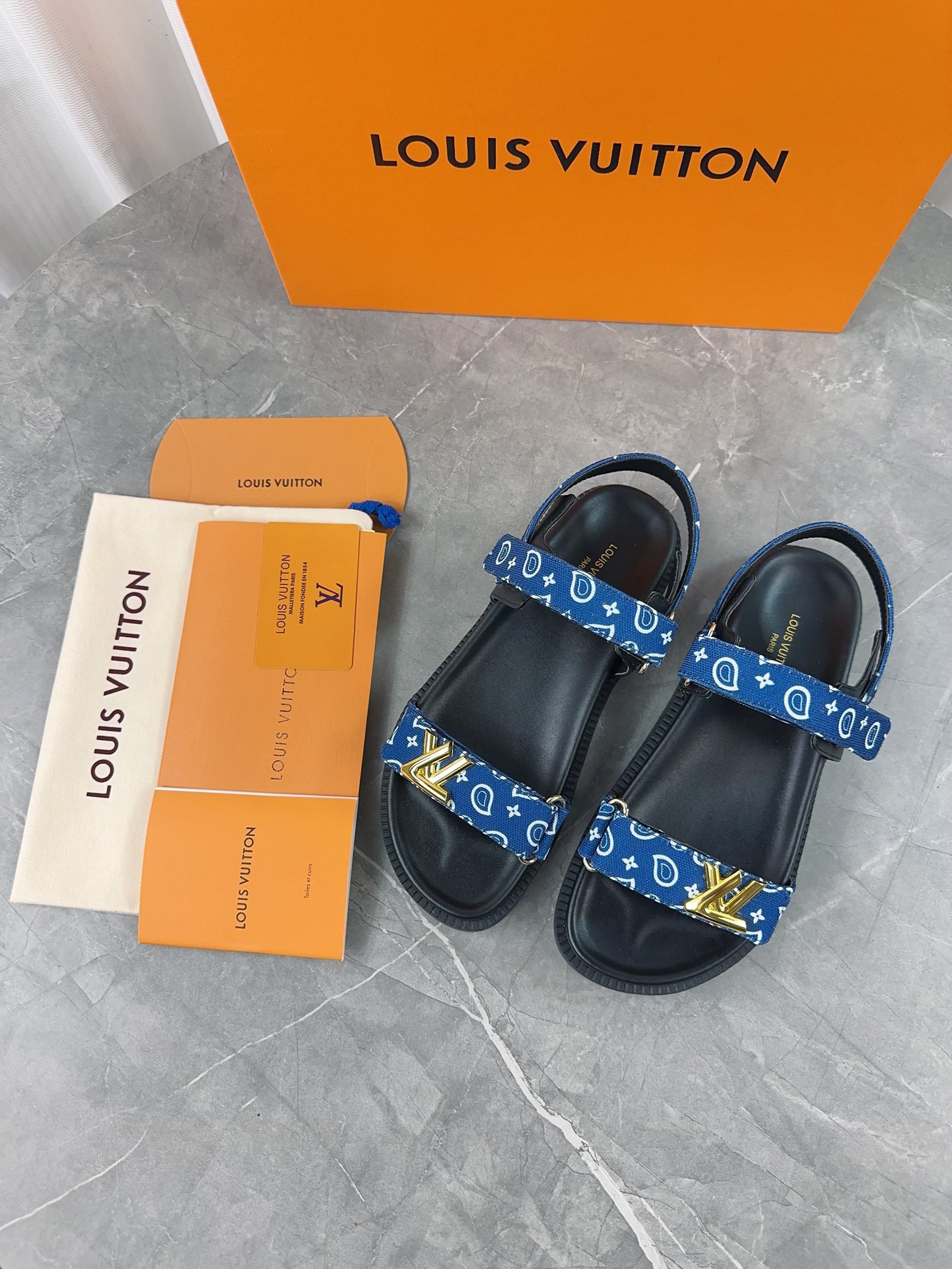 LV Couple Slipper