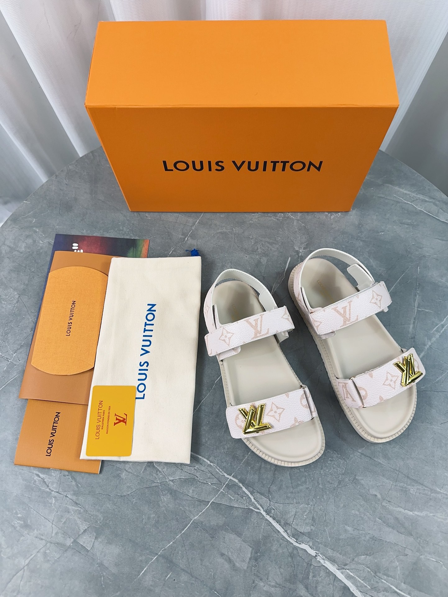 LV Couple Slipper