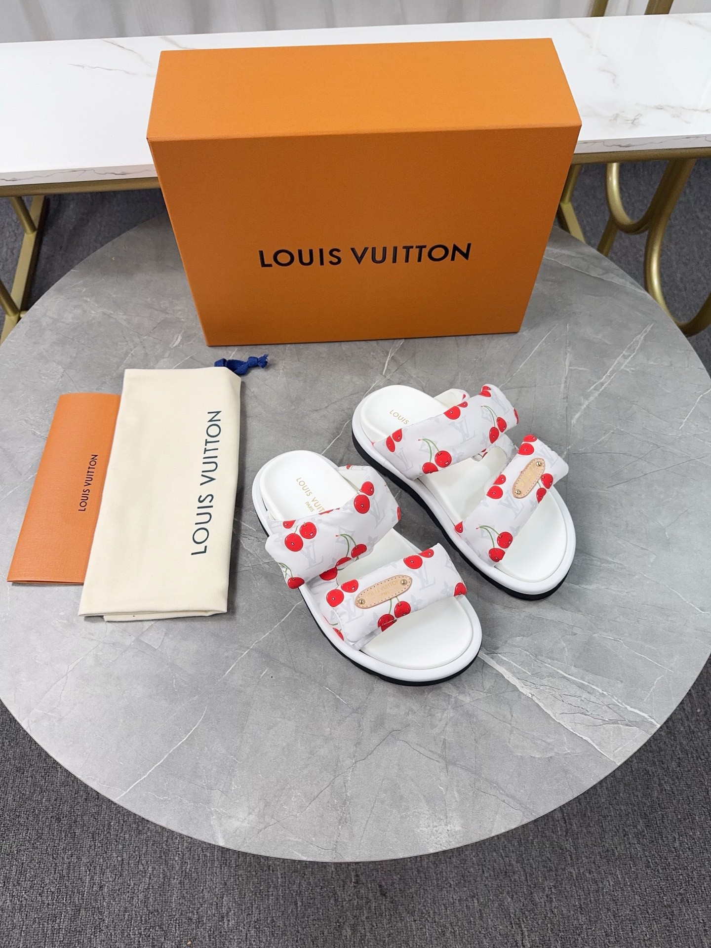 LV Couple Slipper