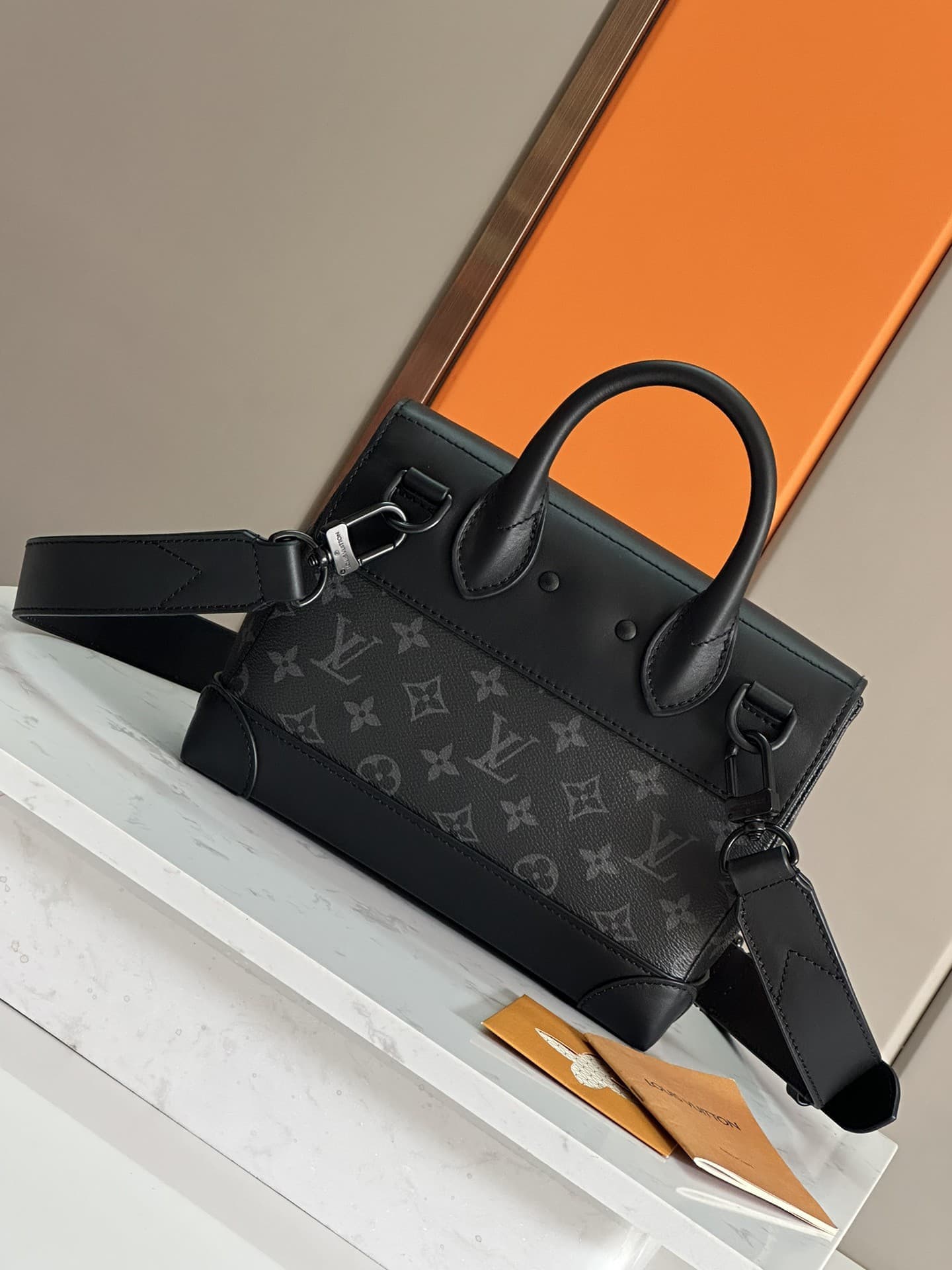 LV Bag M46953