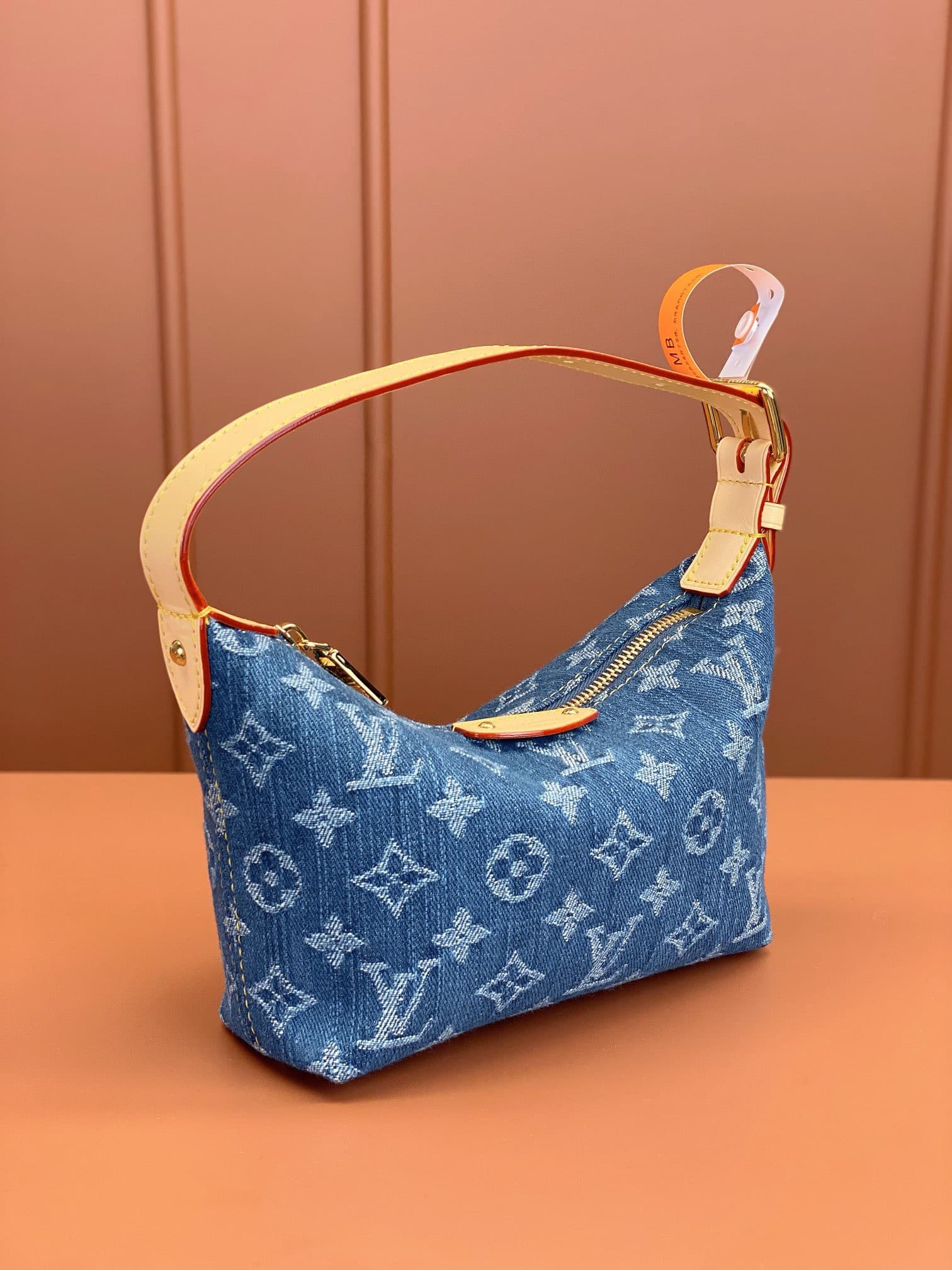 LV Bag M82949