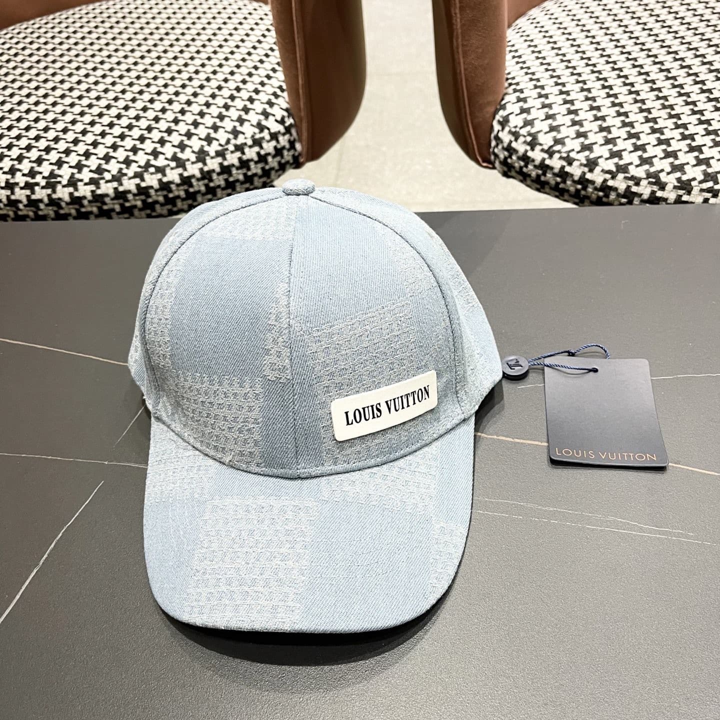 LV Cap