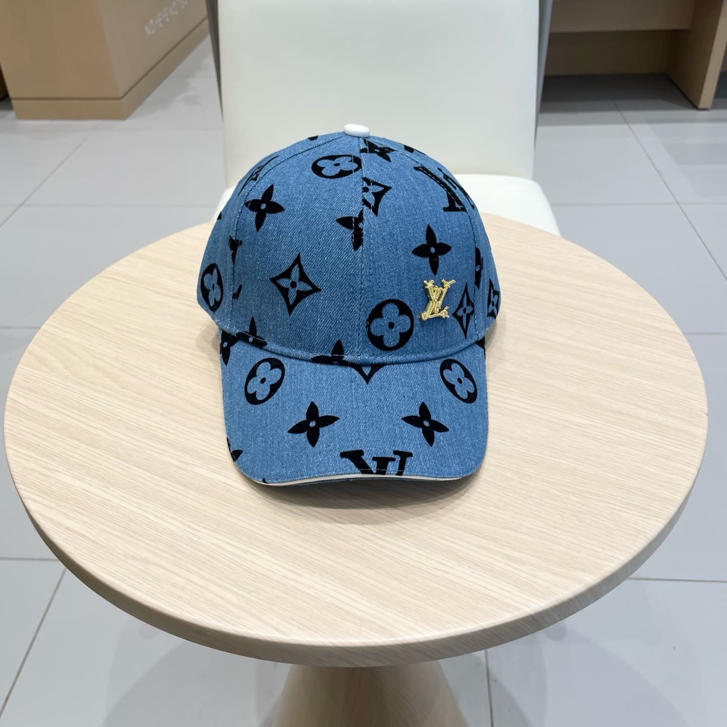 LV Cap