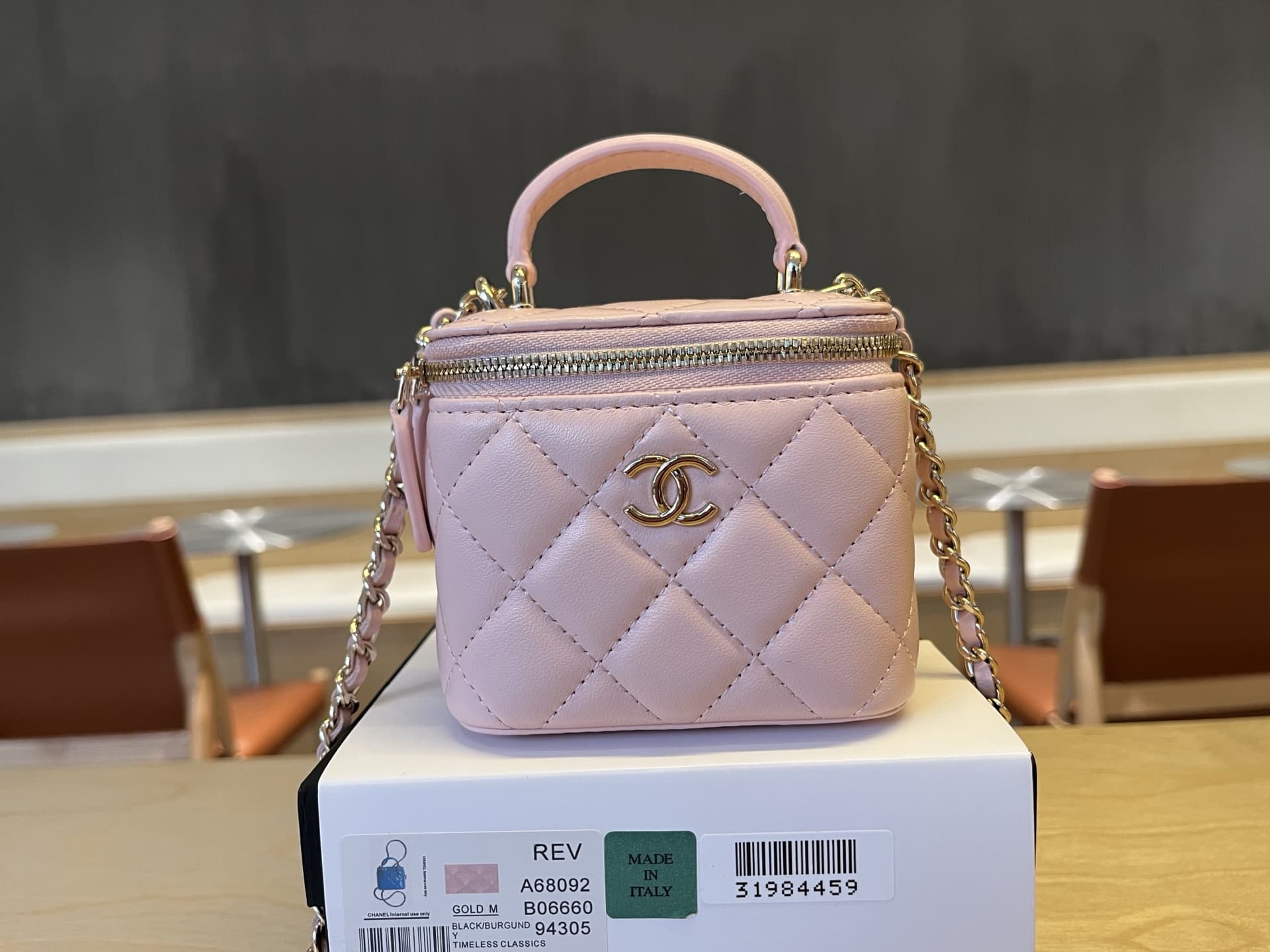 Chanel Bag A68092