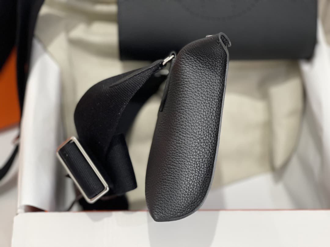 Hermes Man Videpoches