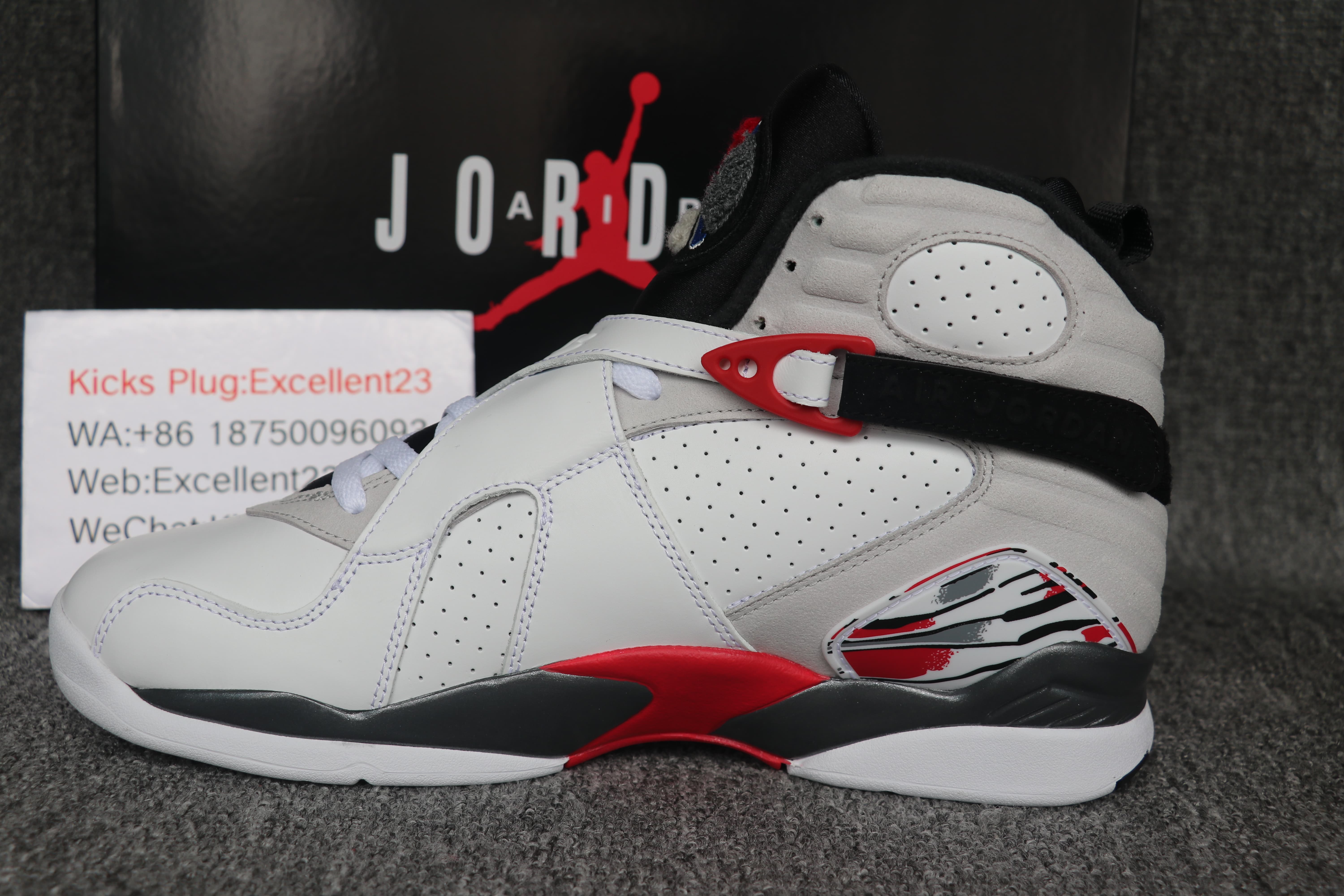 Nike Air Jordan 8 Bugs Bunny